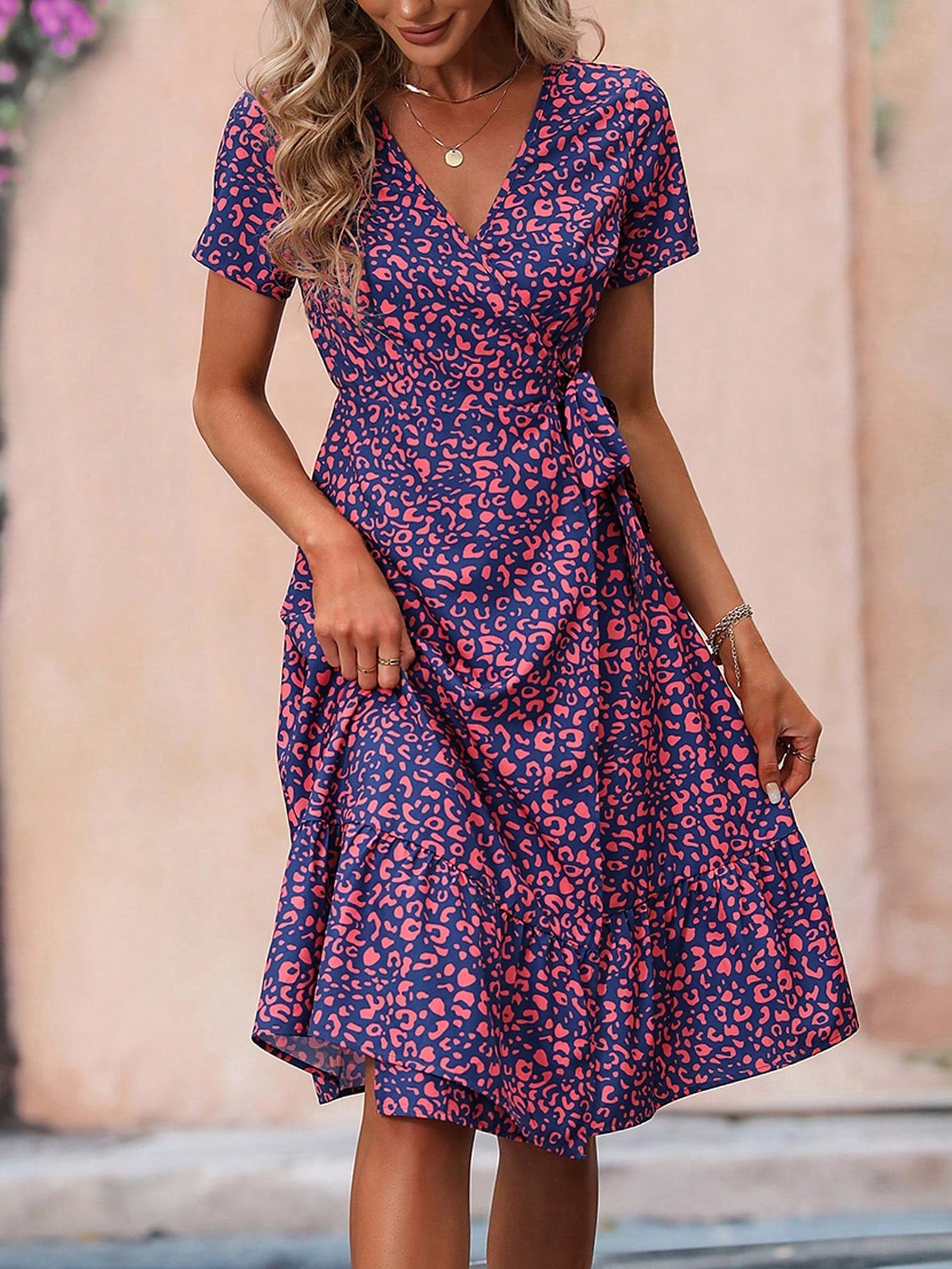 Vestido Midi Estampado Envelope Decote V Ajustado