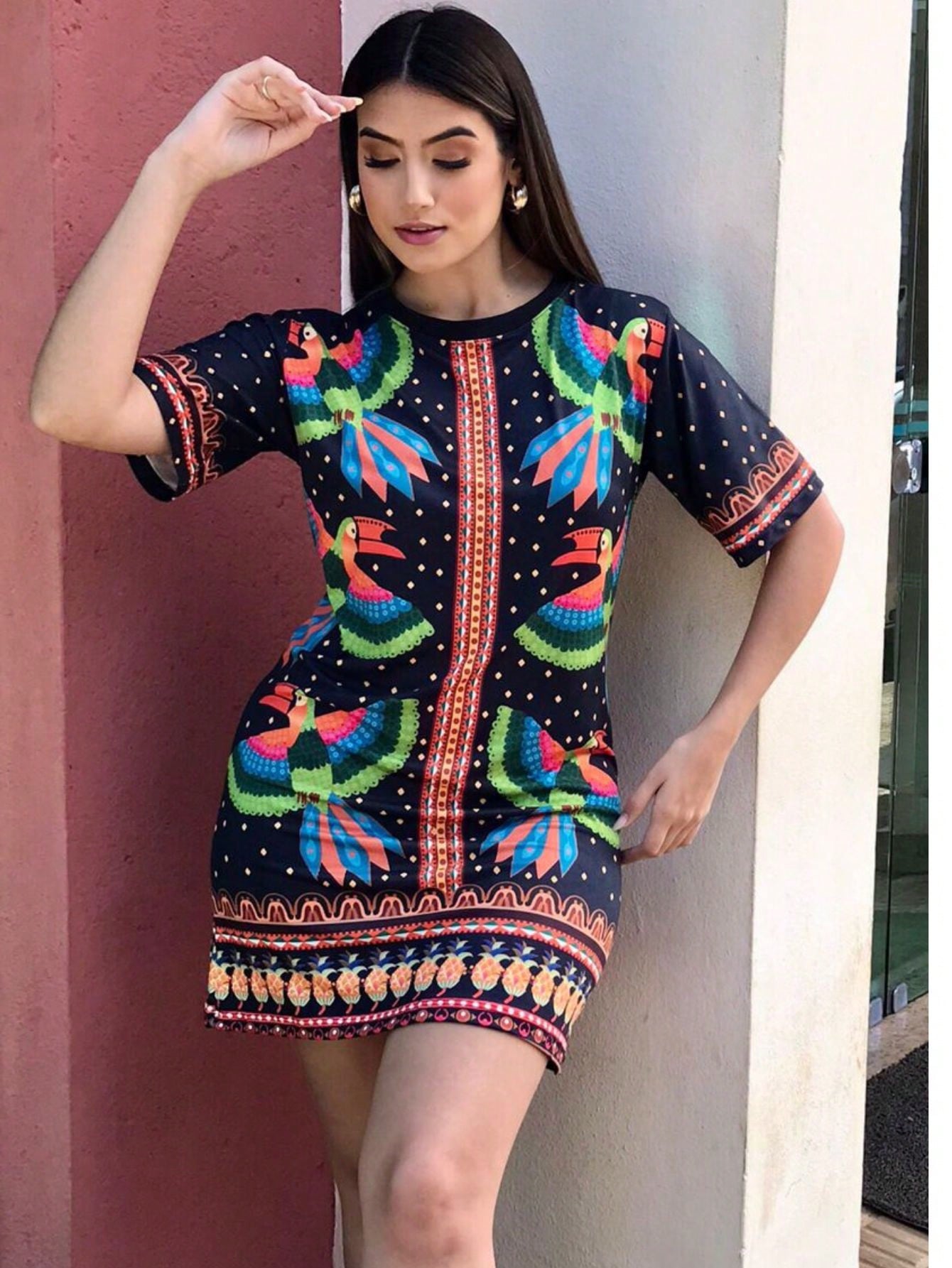 Vestido Curto Estampado Colorido Mangas Curtas