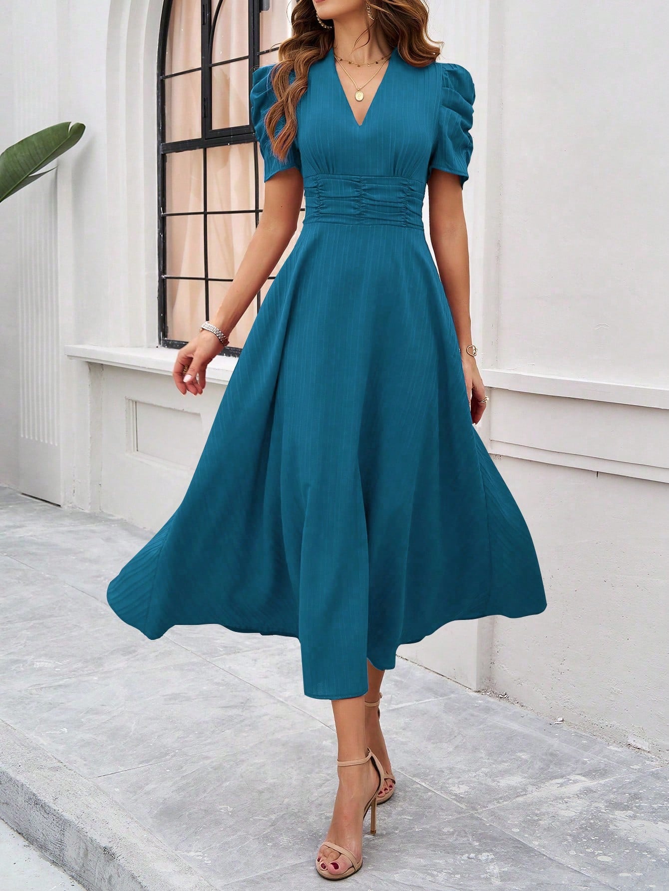 Vestido Midi Evasê Elegante Com Manga Bufante