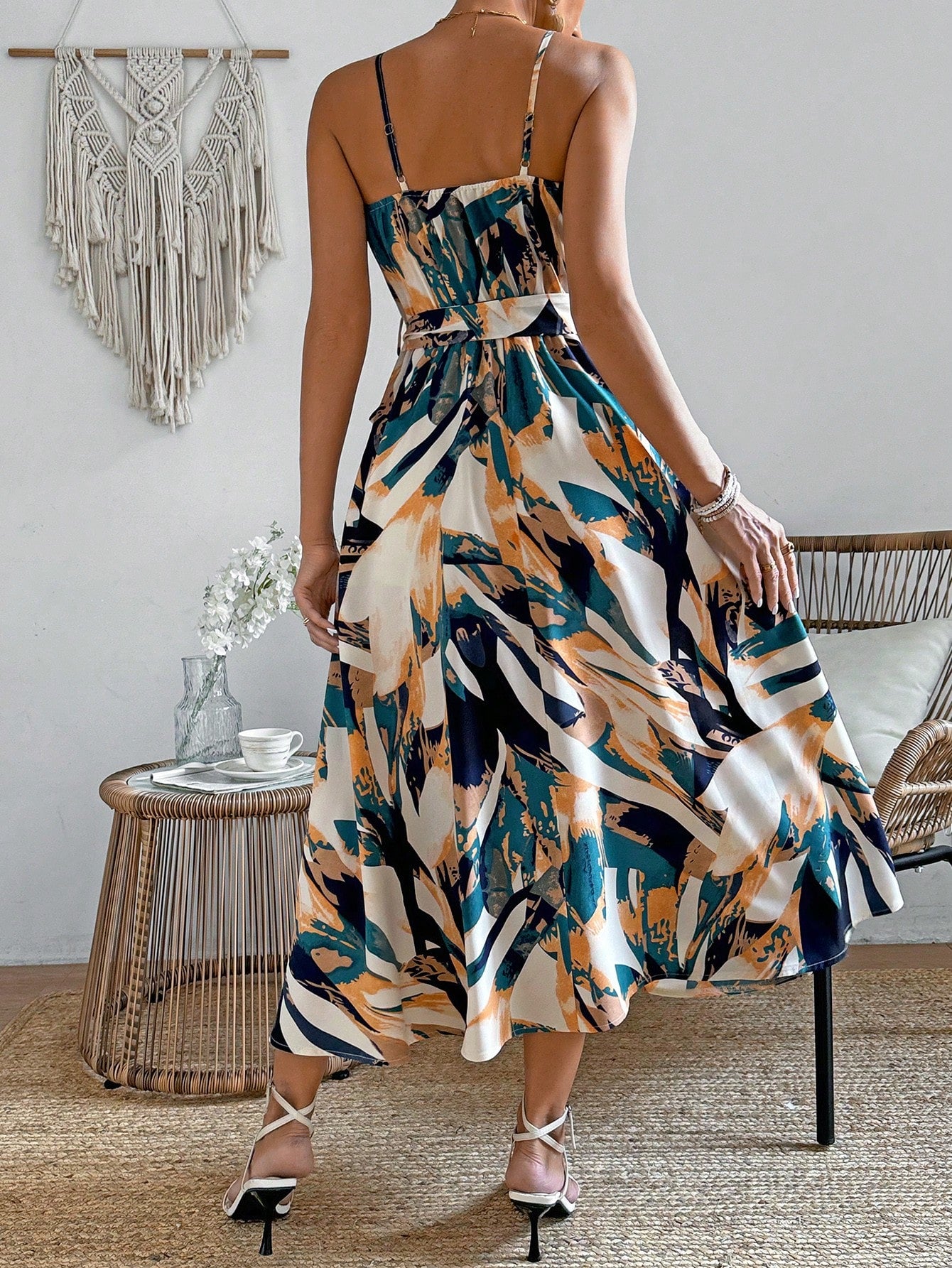 Vestido Longo Estampado Com Cinto E Decote V