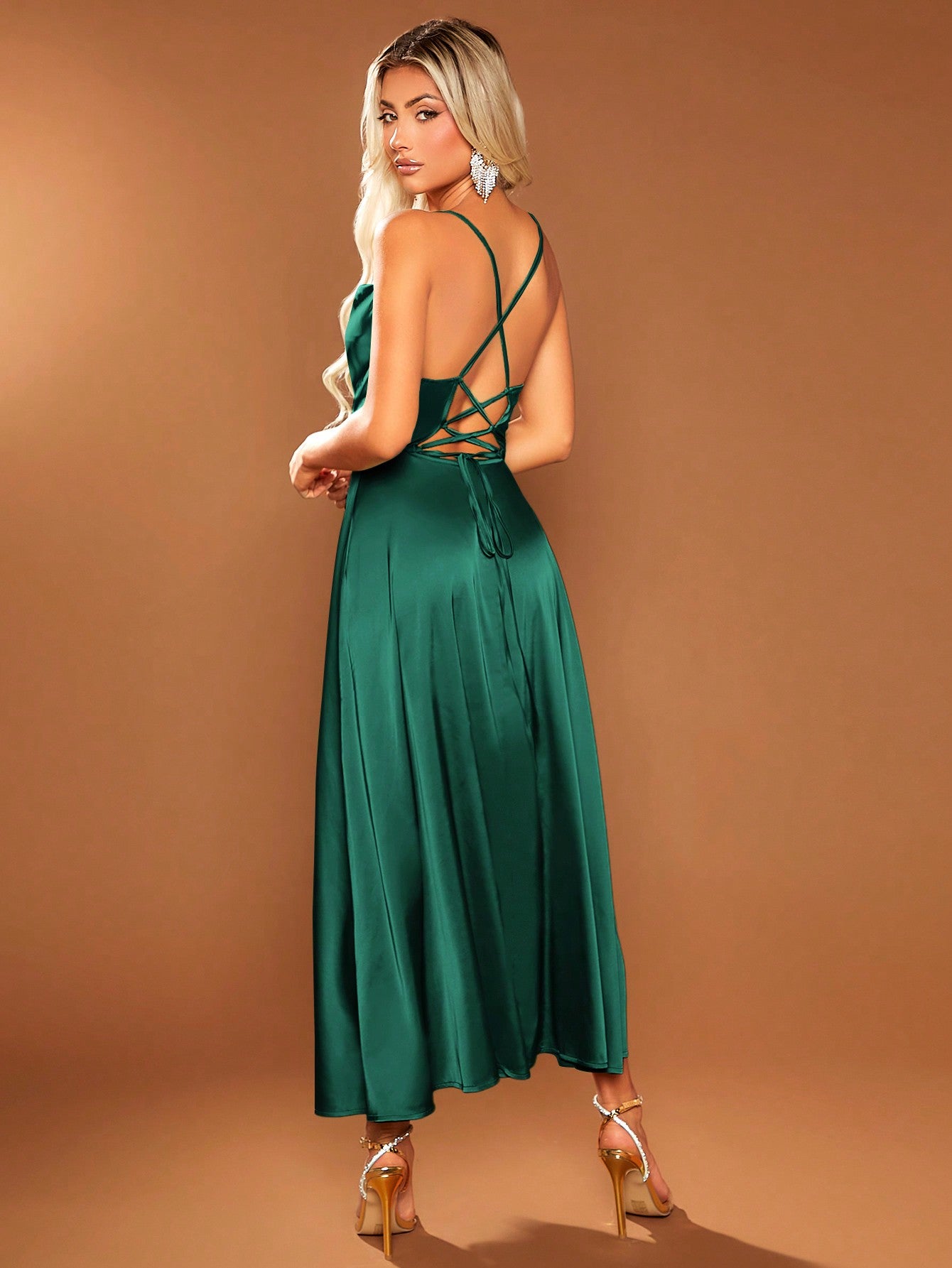 Vestido Longo Elegante Alças Finas Com Fenda Lateral