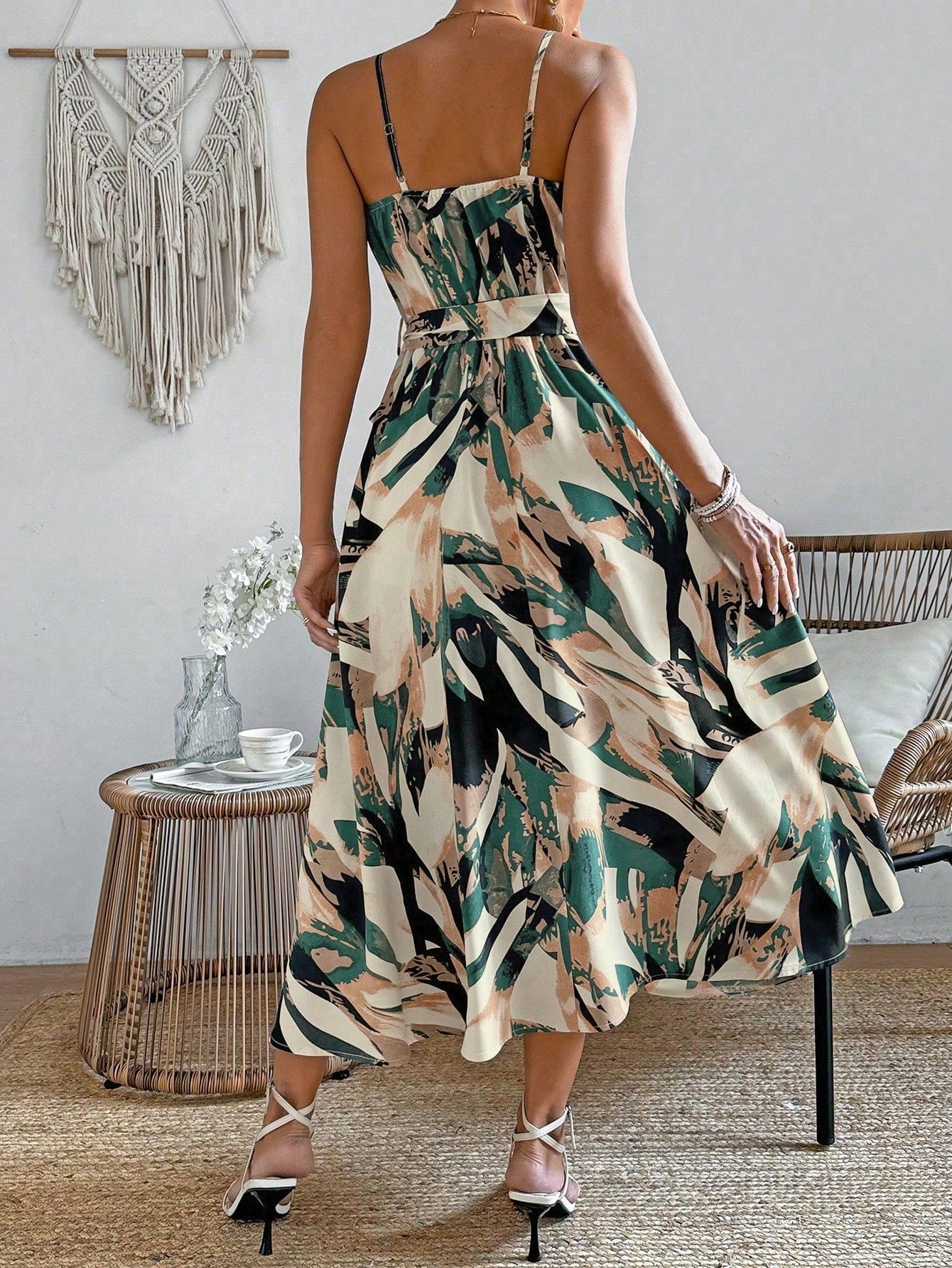Vestido Longo Estampado Com Cinto E Decote V