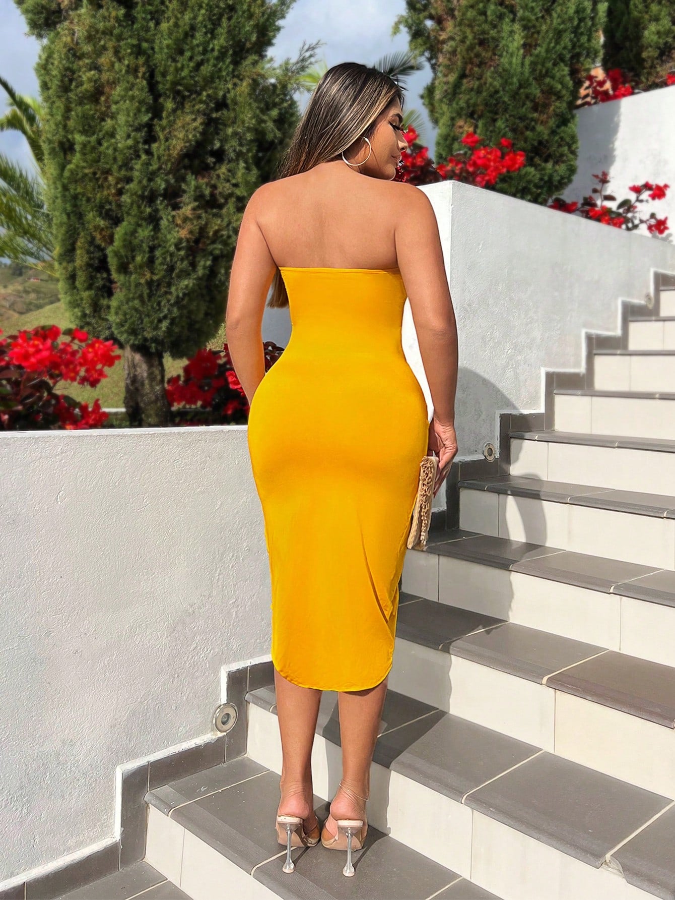 Vestido Curto Tomara Que Caia Assimétrico Com Fenda