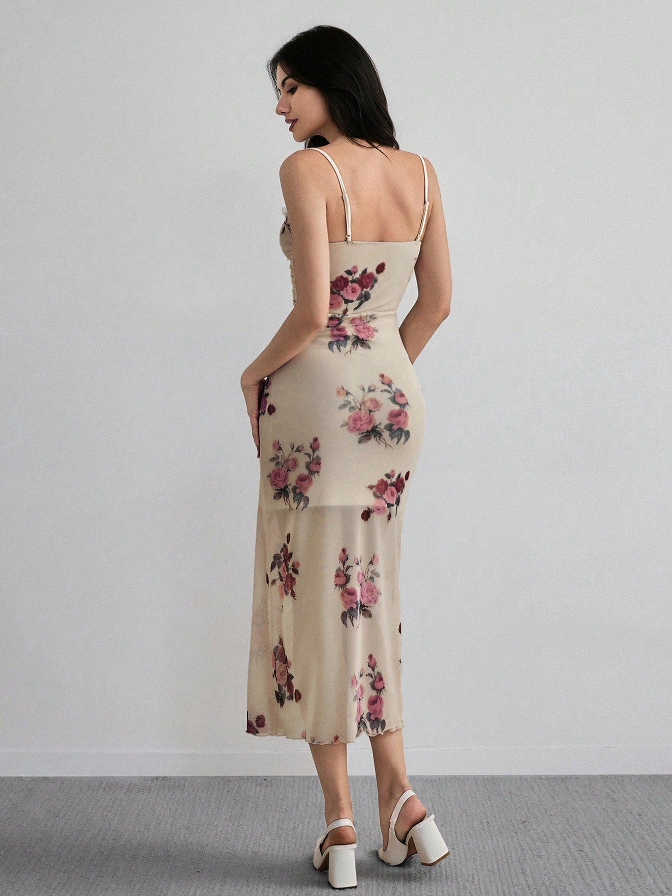 Vestido Midi Justo Floral Com Alças Finas Elegante