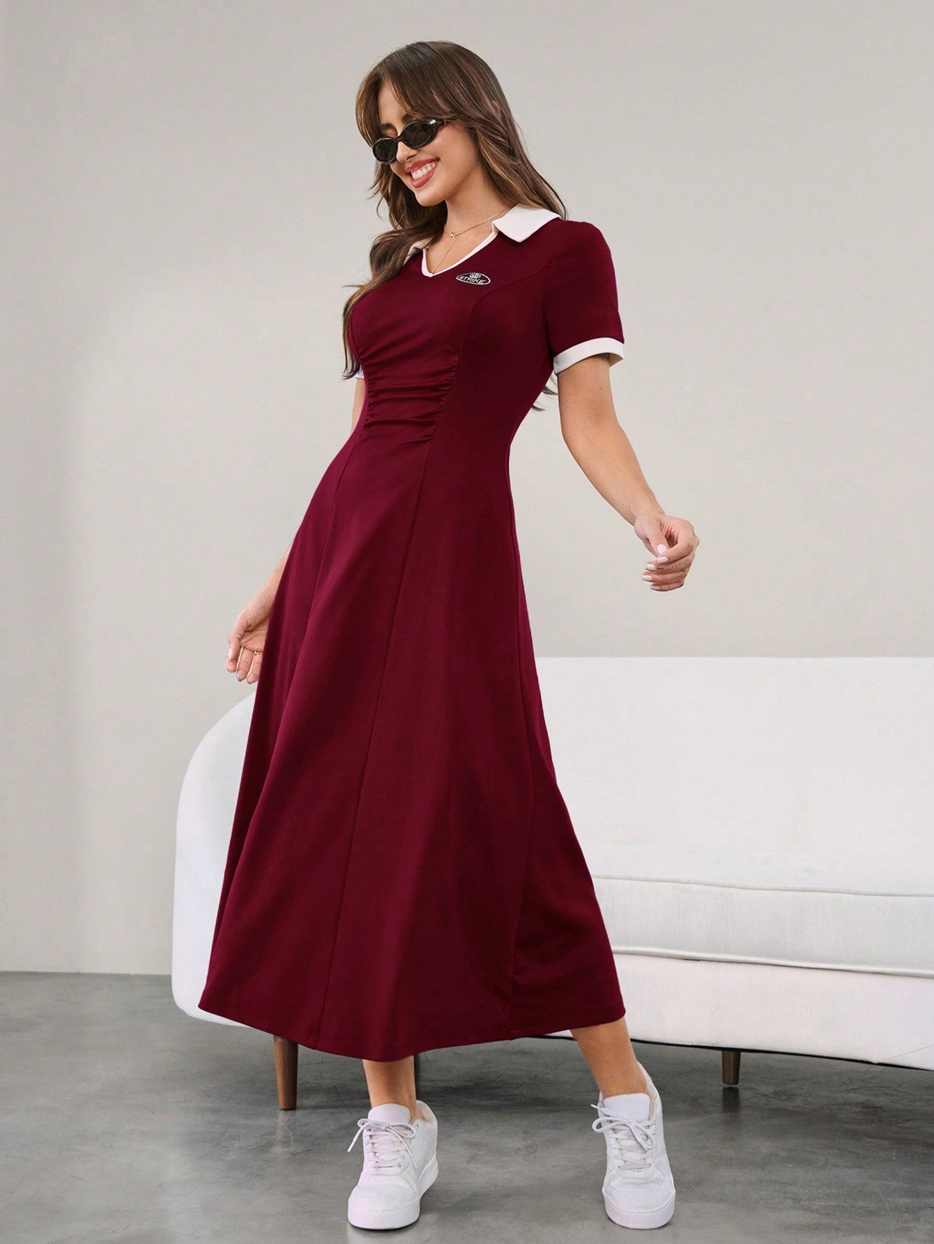 Vestido Longo Minimalista Decote V Cintura Ajustada
