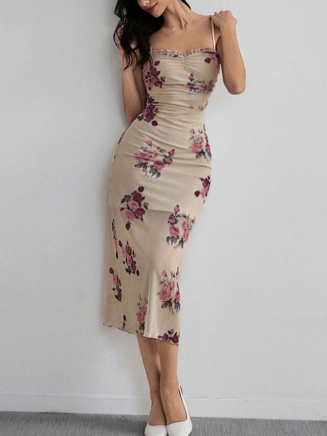 Vestido Midi Justo Floral Com Alças Finas Elegante