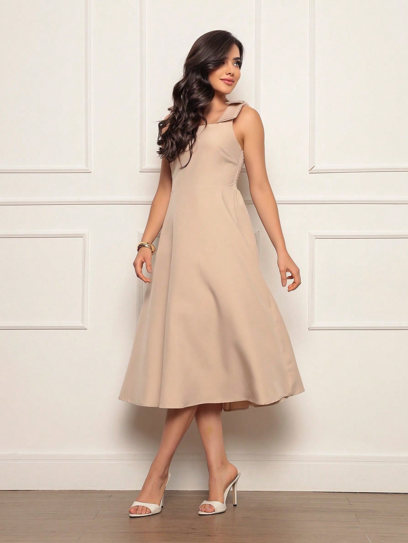Vestido Midi Evasê Elegante Com Laço No Ombro