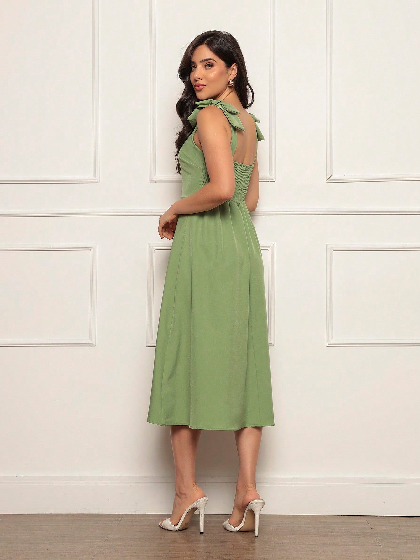 Vestido Midi Evasê Elegante Com Laço No Ombro