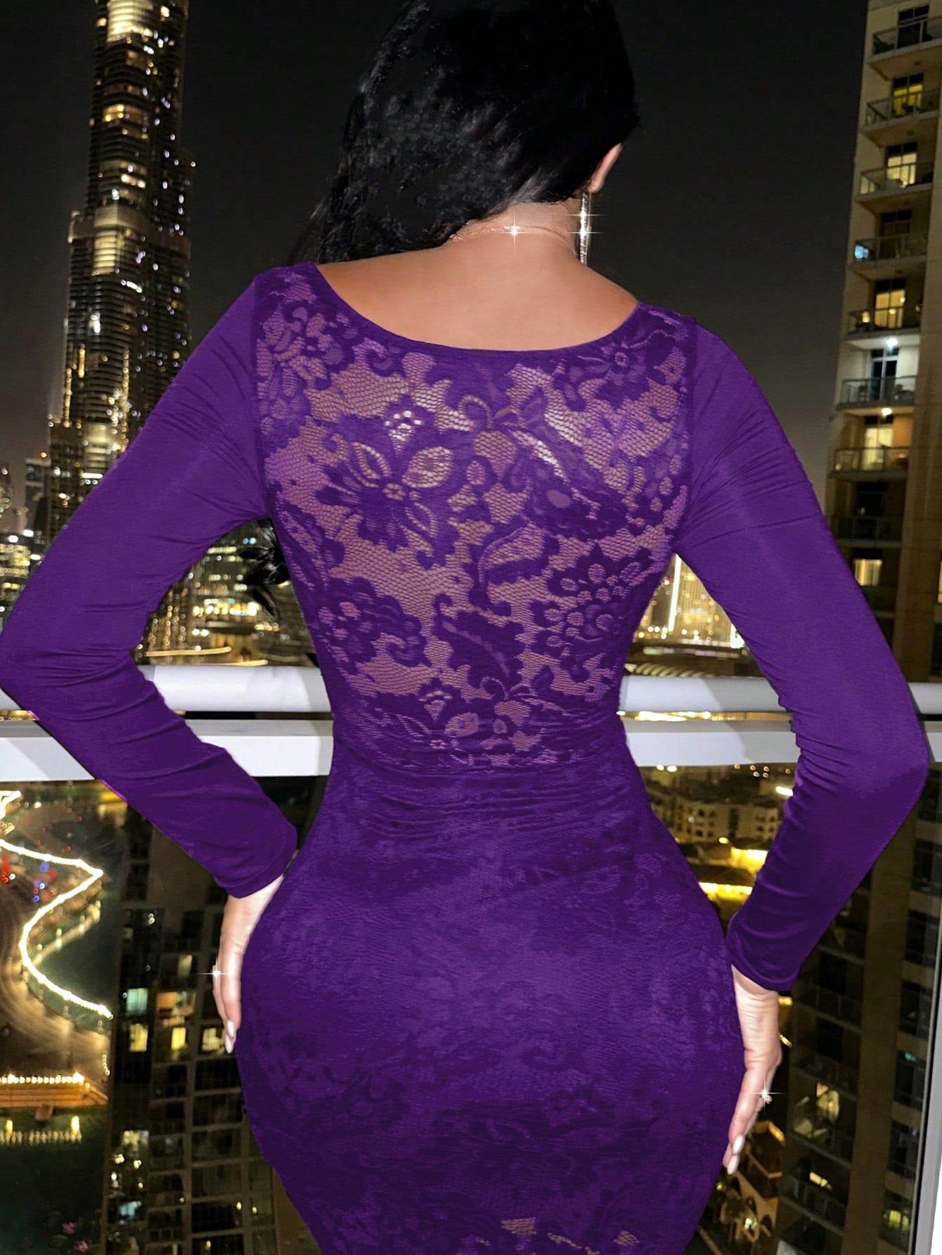 Vestido Curto De Renda Manga Longa Com Transparência Elegante