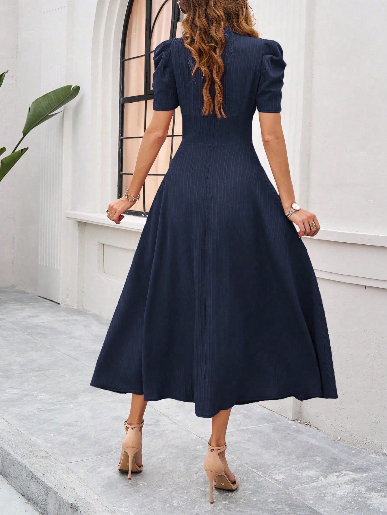 Vestido Midi Evasê Elegante Com Manga Bufante