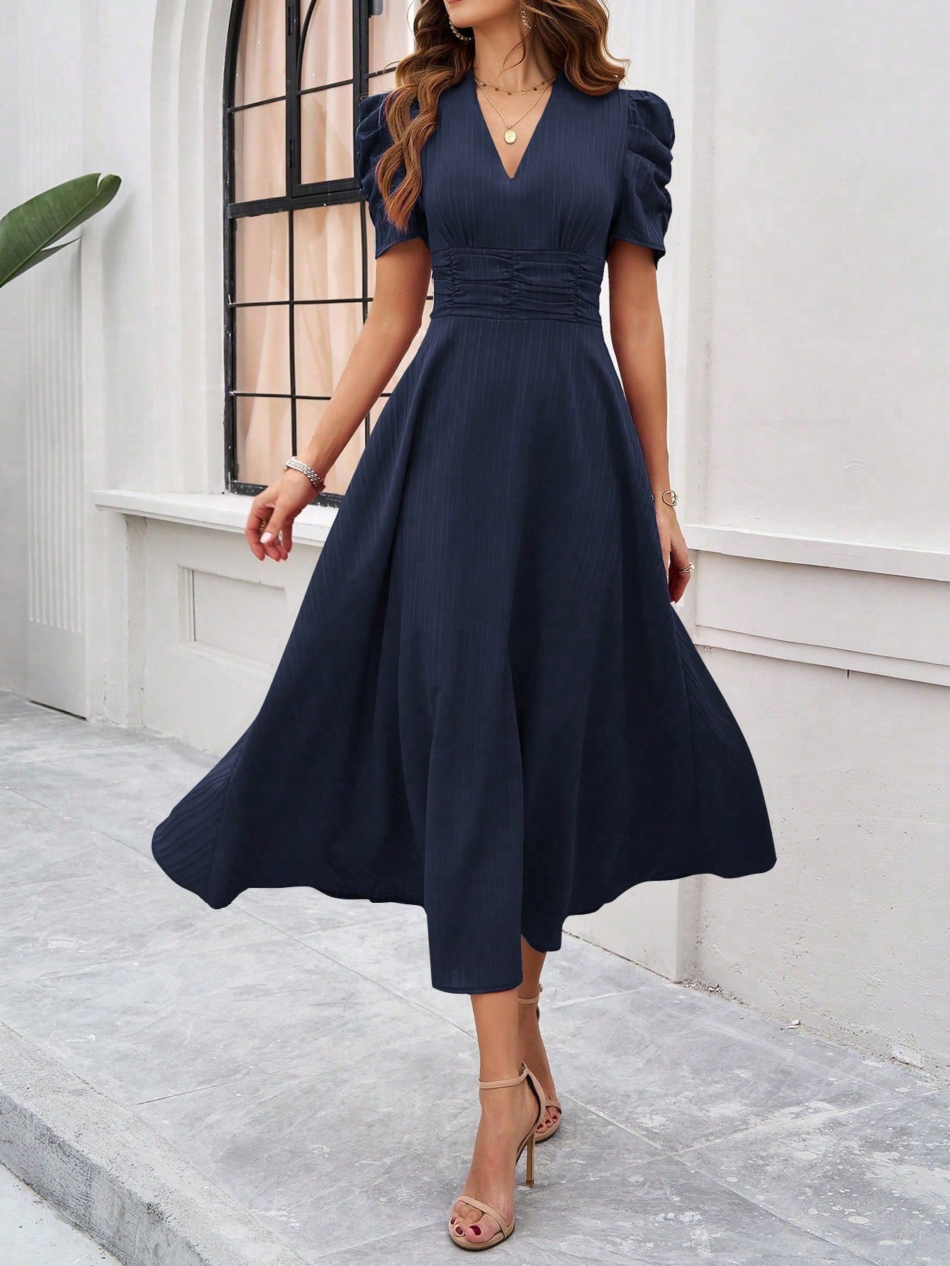 Vestido Midi Evasê Elegante Com Manga Bufante
