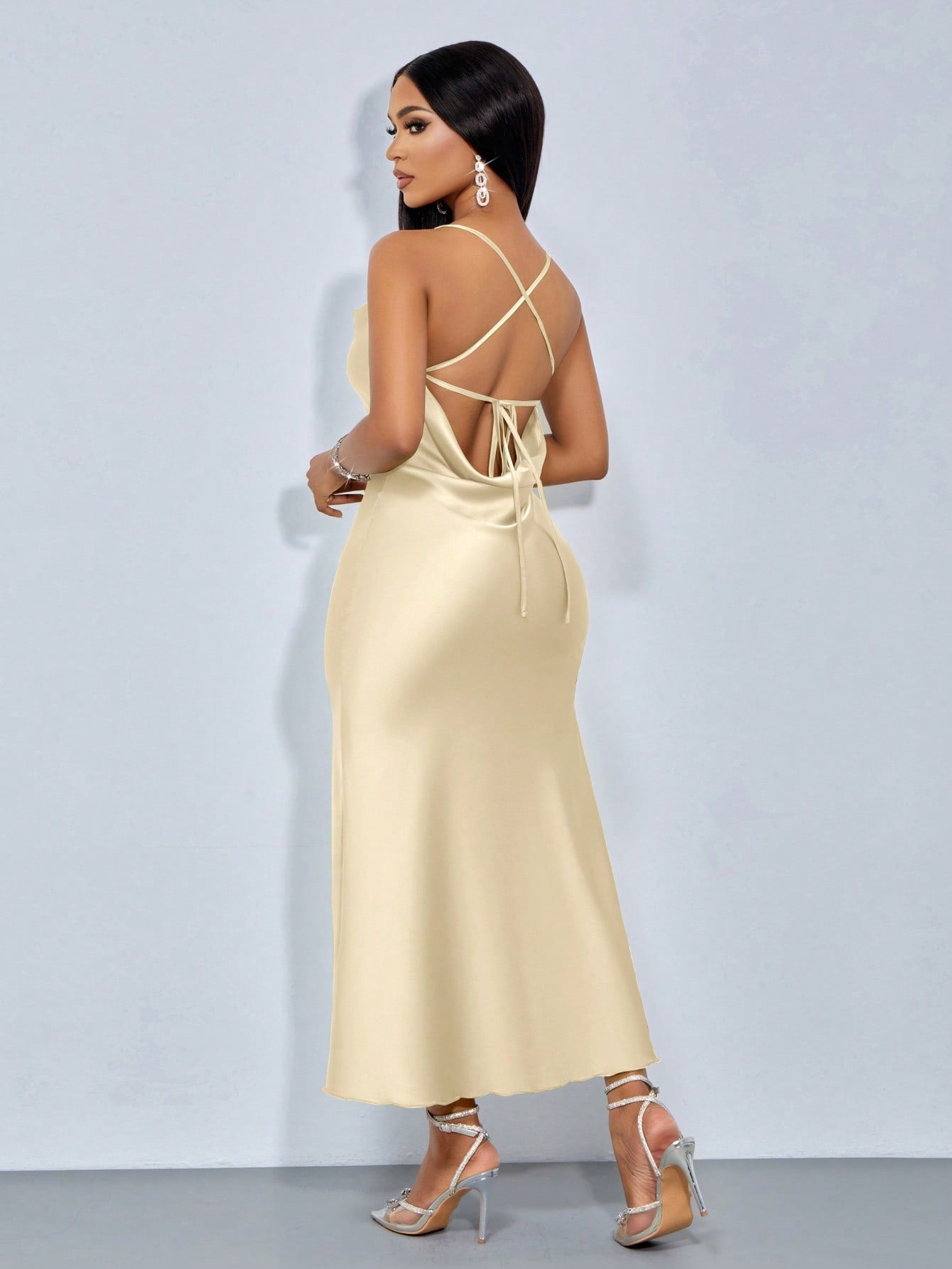 Vestido Longo De Cetim Com Decote Draped