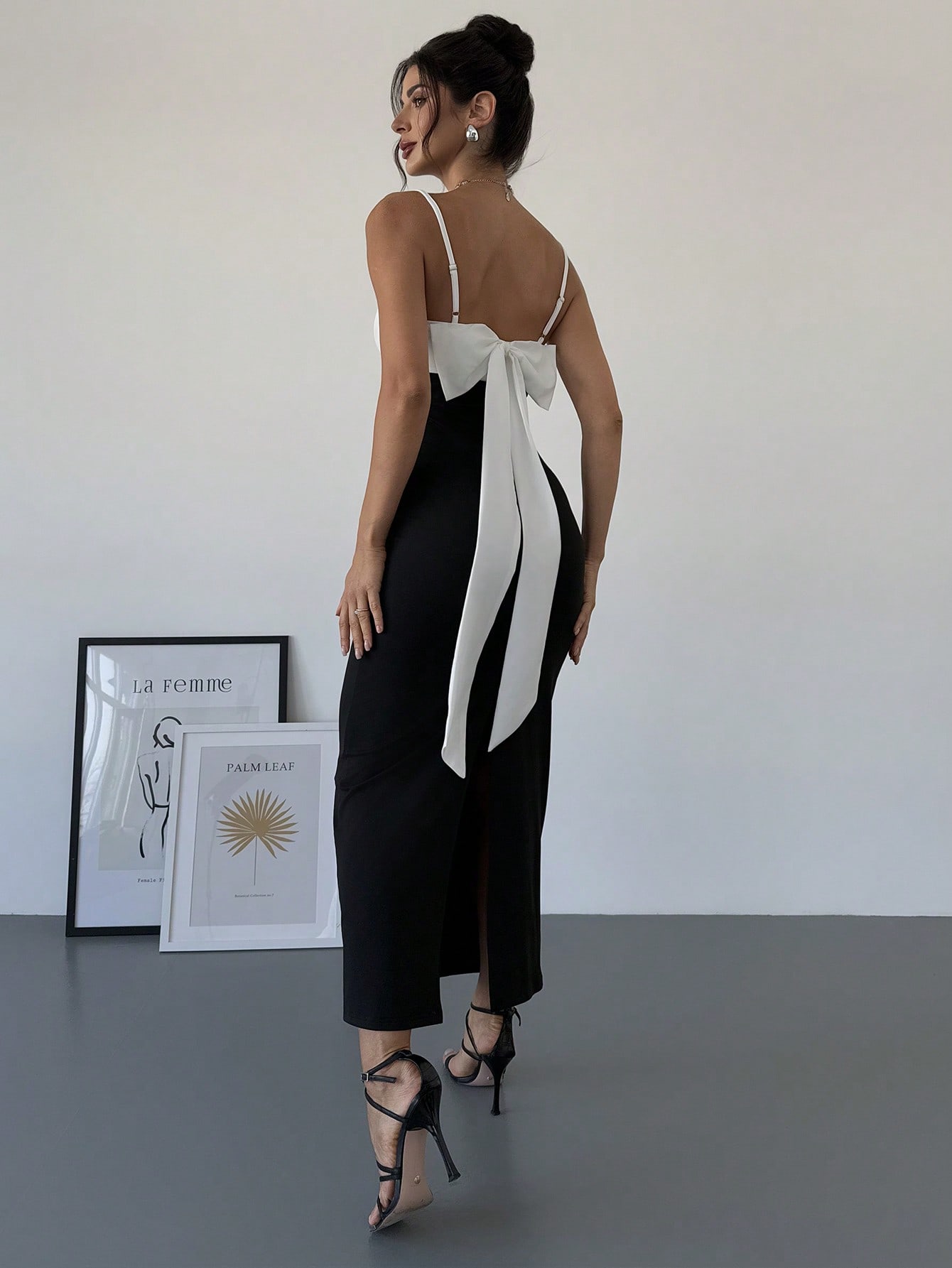 Vestido Midi Com Alças Finas E Laço Elegante Nas Costas