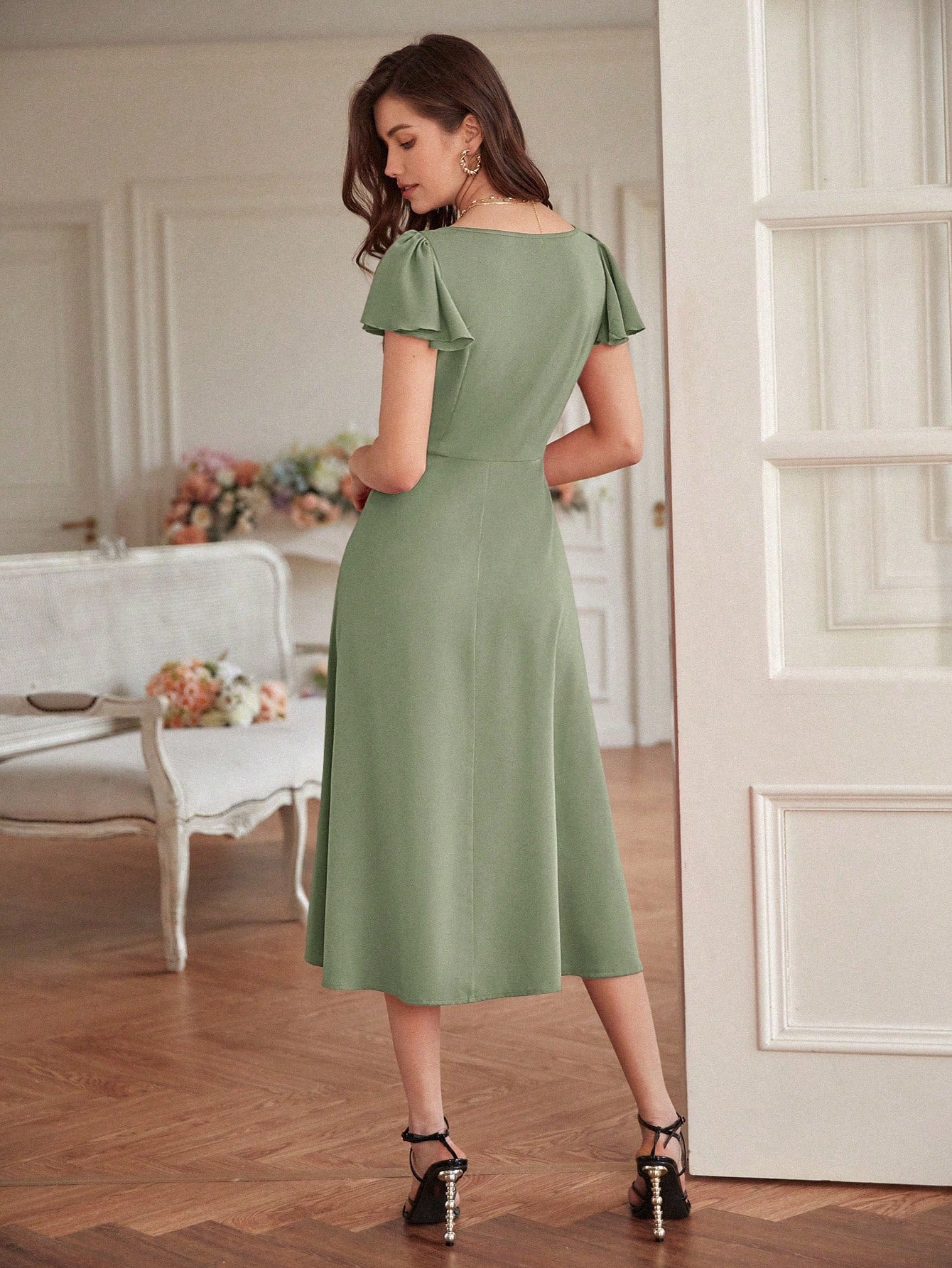 Vestido Midi Evasê Decote Quadrado Botões Frontais