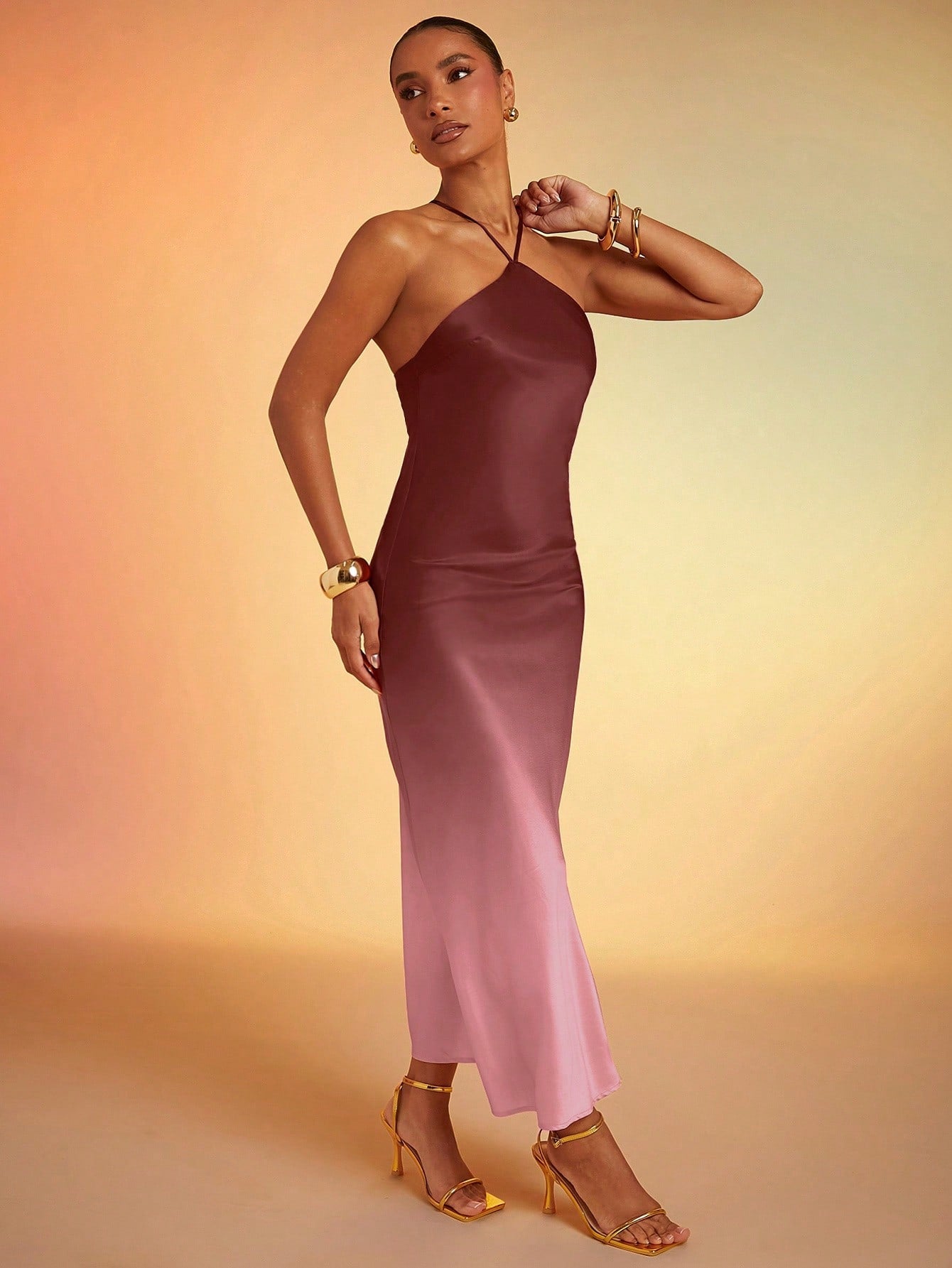 Vestido Longo de Alças Finas em Cetim Degradê Elegante