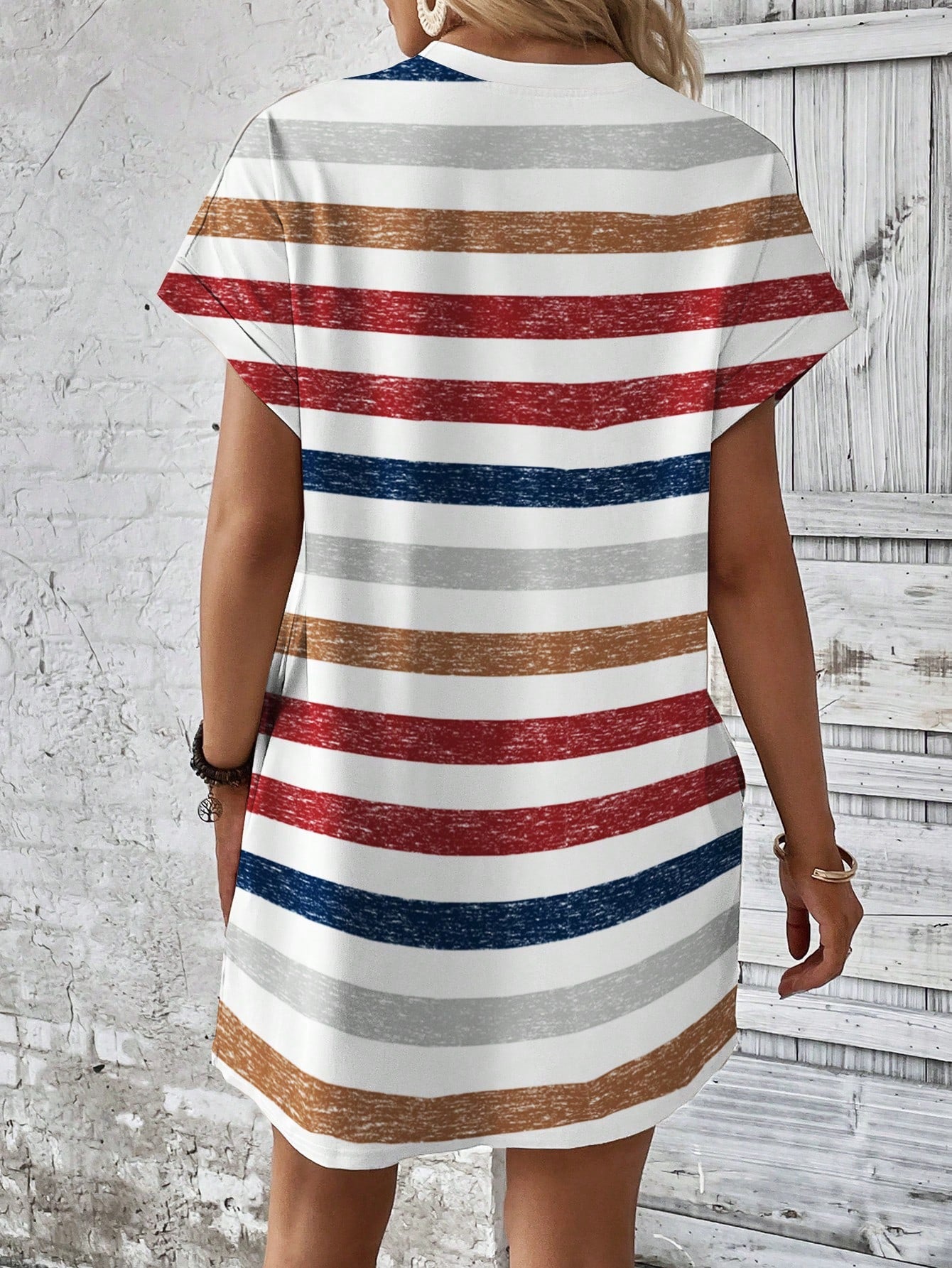 Vestido Curto Listrado Casual Com Bolsos Laterais