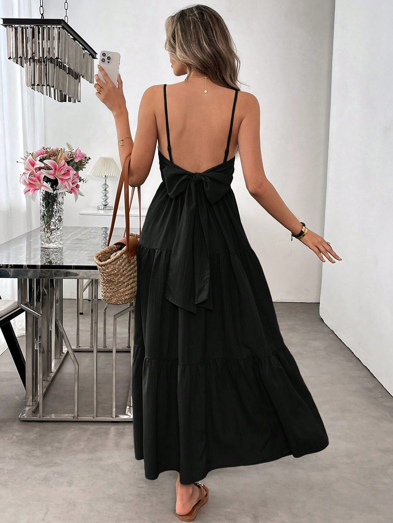 Vestido Longo Verde Com Laço Nas Costas E Camadas Fluídas