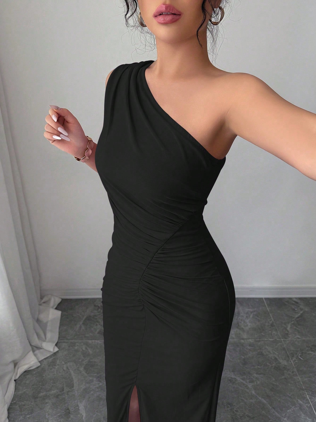 Vestido Longo Elegante Assimétrico Um Ombro Só Com Drapeado