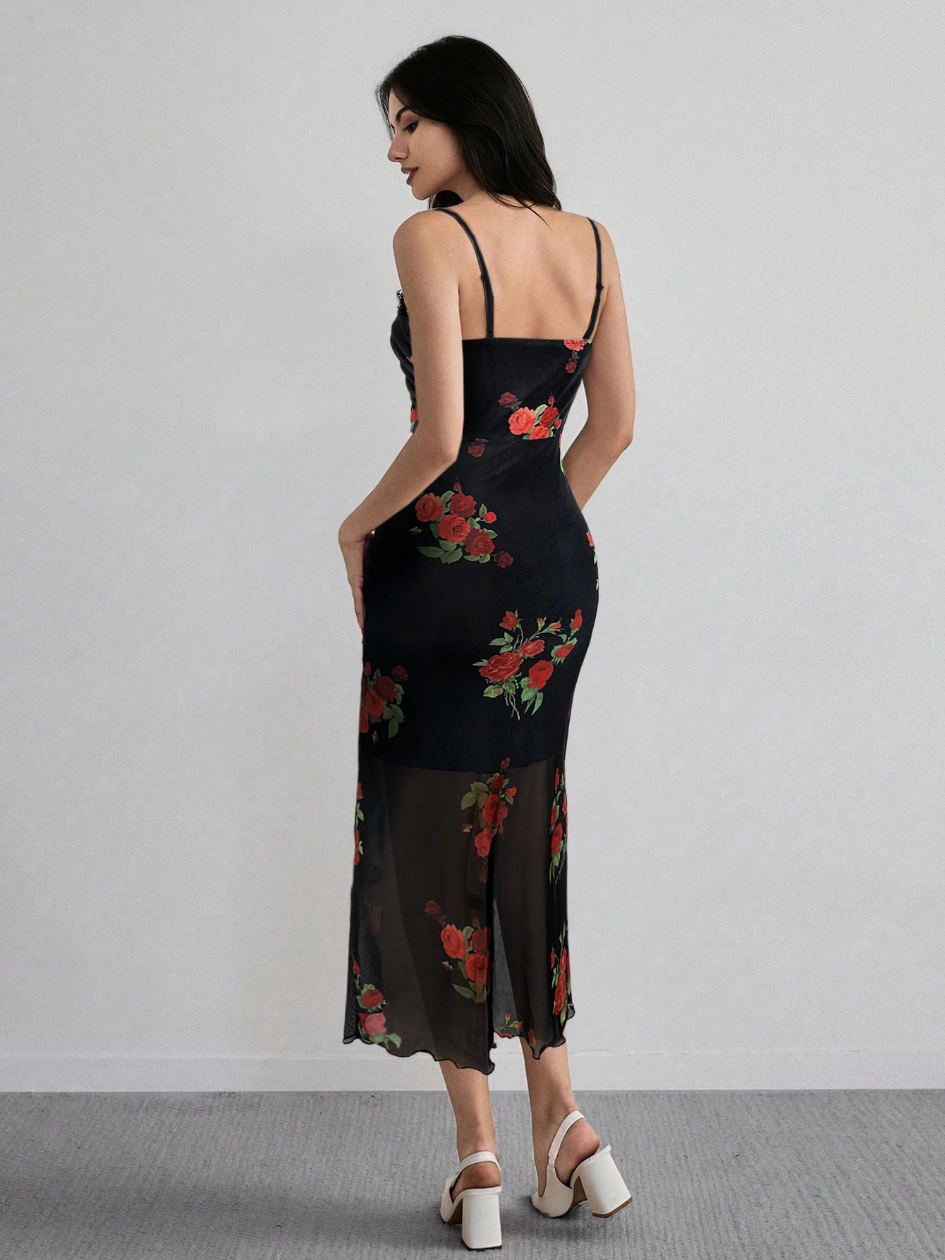Vestido Midi Justo Floral Com Alças Finas Elegante