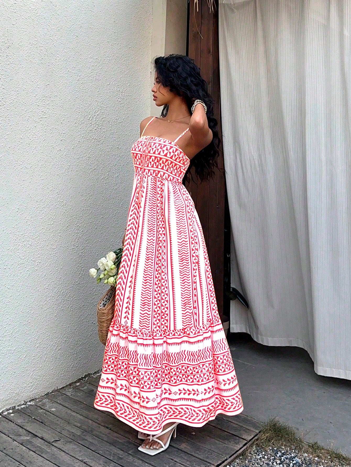 Vestido Midi Estampado Étnico com Alças Finas Ajustáveis