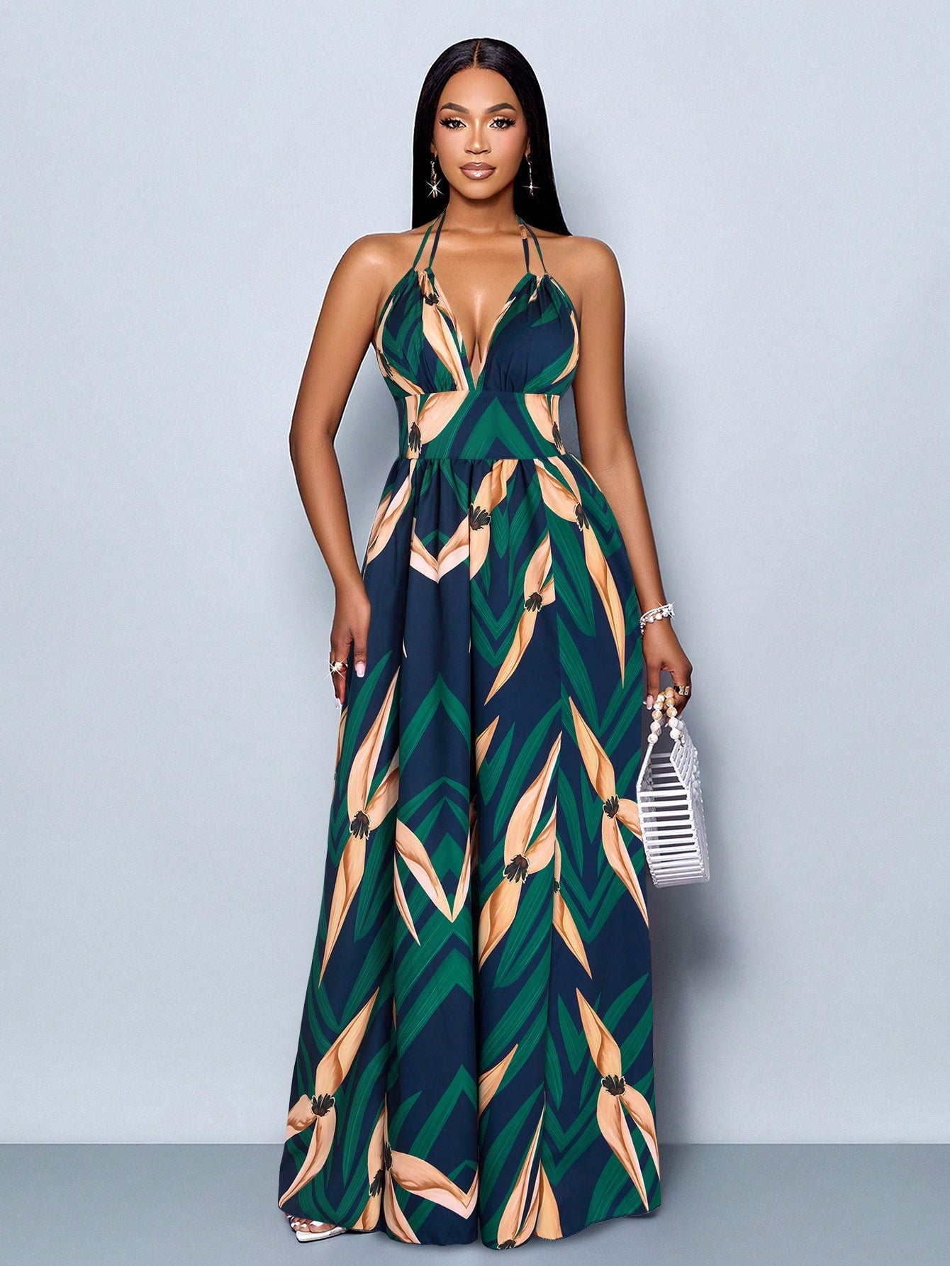 Vestido Longo Estampado Decote Halter Com Saia Rodada