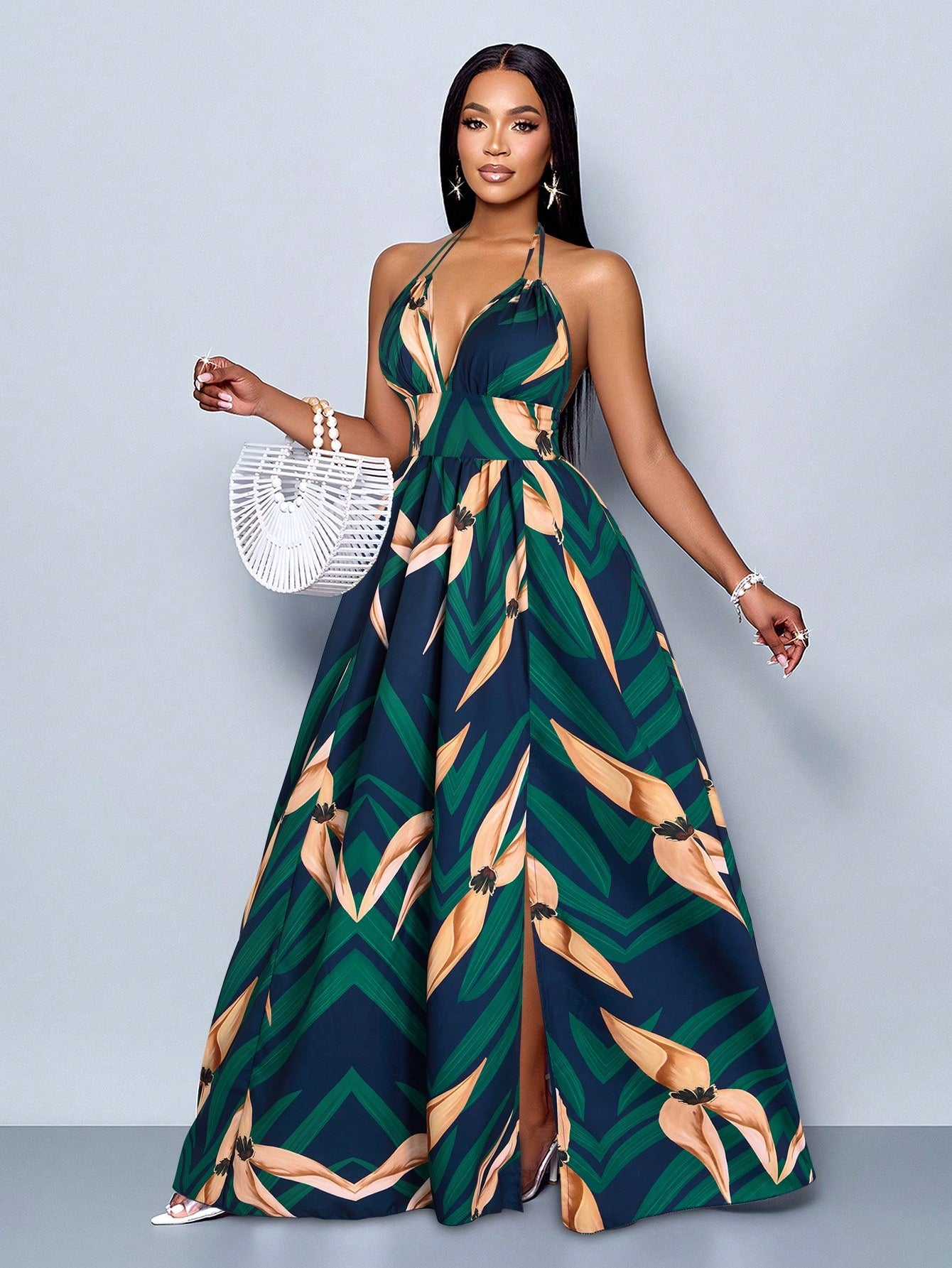 Vestido Longo Estampado Decote Halter Com Saia Rodada