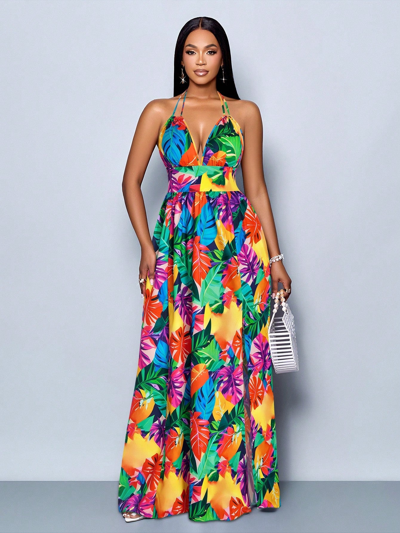 Vestido Longo Estampado Decote Halter Com Saia Rodada