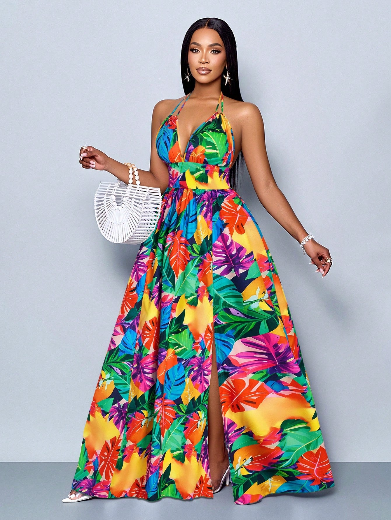 Vestido Longo Estampado Decote Halter Com Saia Rodada