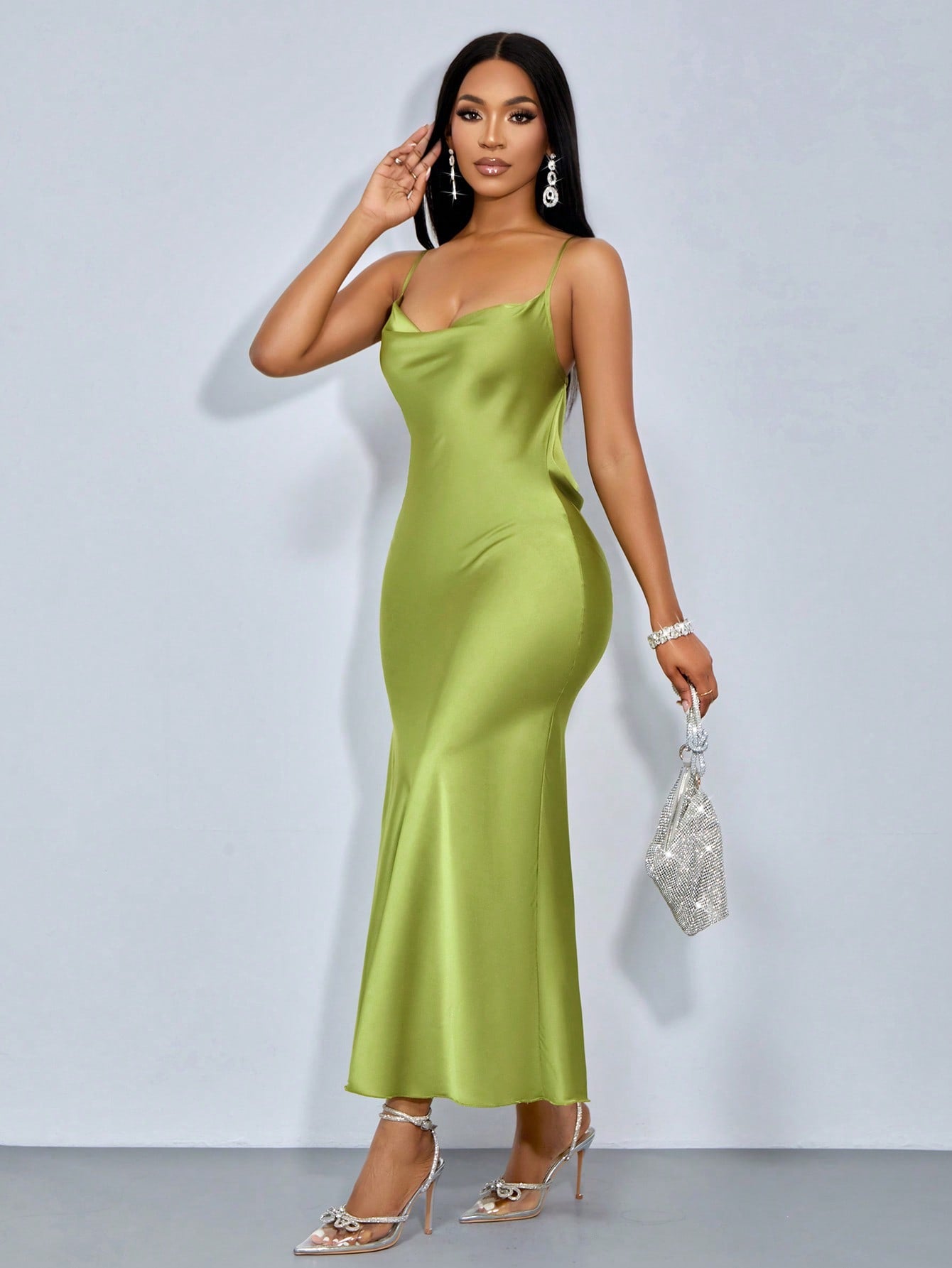 Vestido Longo De Cetim Com Decote Draped