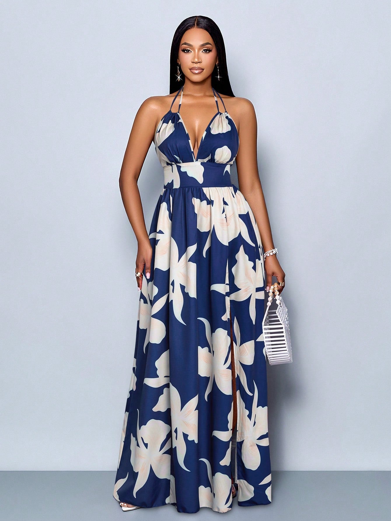 Vestido Longo Estampado Decote Halter Com Saia Rodada