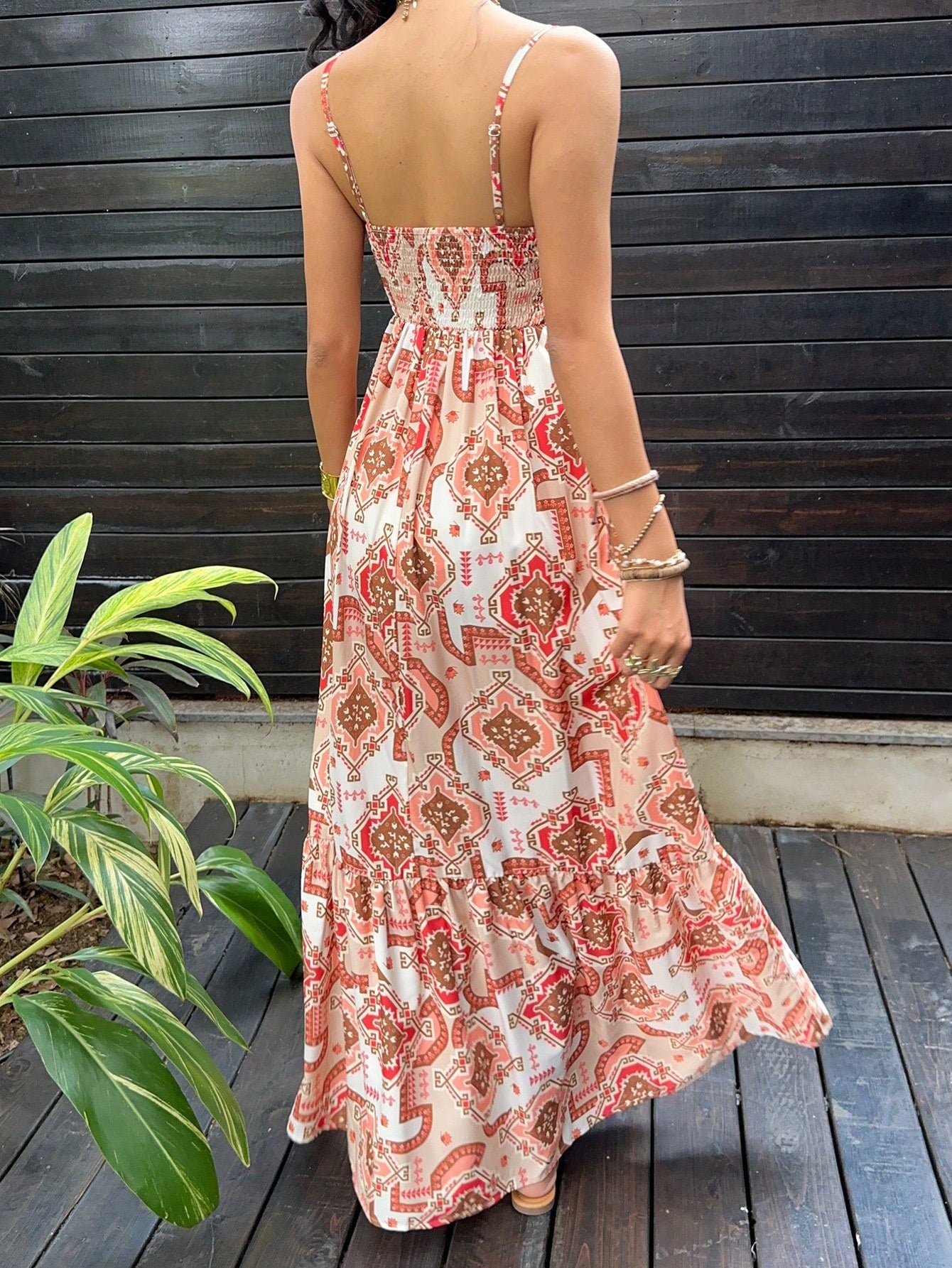 Vestido Midi Estampado Étnico com Alças Finas Ajustáveis