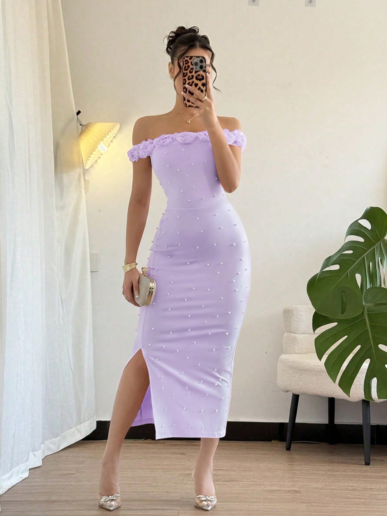 Vestido Longo Ombro a Ombro Com Pérolas e Flores