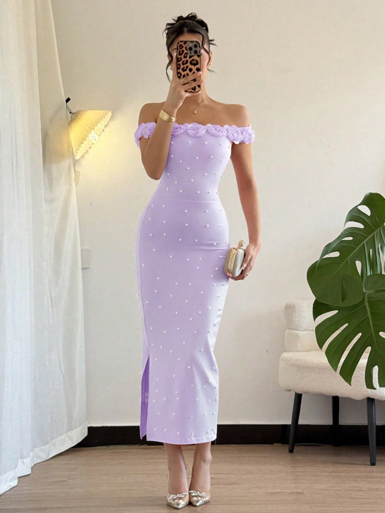 Vestido Longo Ombro a Ombro Com Pérolas e Flores