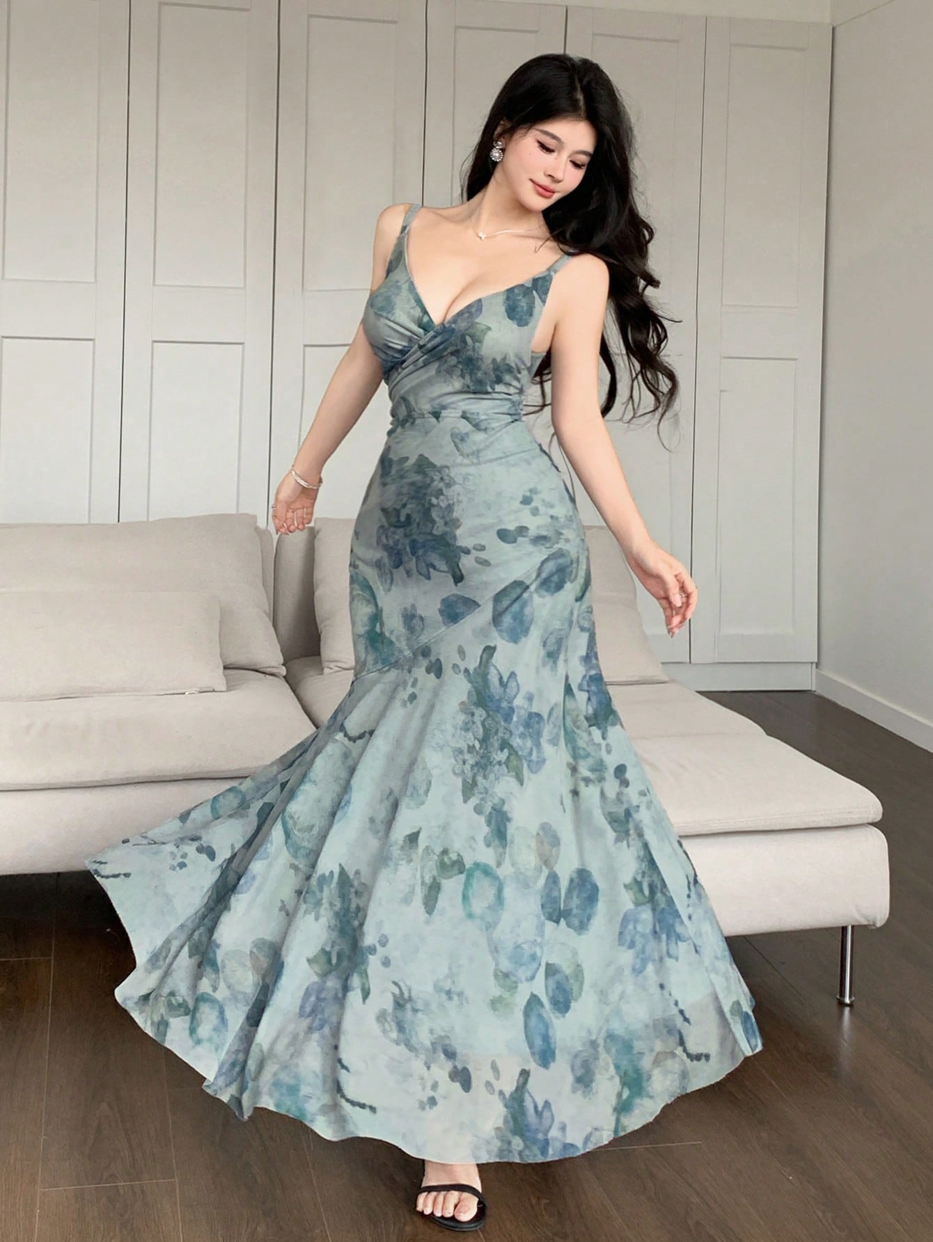 Vestido Longo Justo Floral Decote V Profundo
