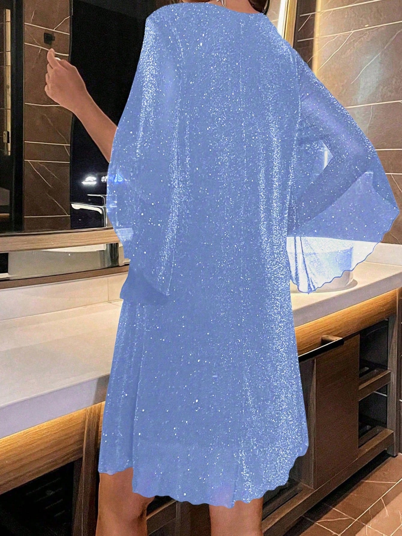 Vestido Curto Brilho Decote V Com Manga Solta Elegante