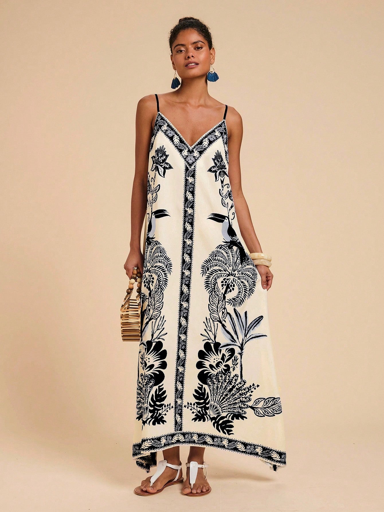 Vestido Longo Estampado Étnico Decote V Alças Finas