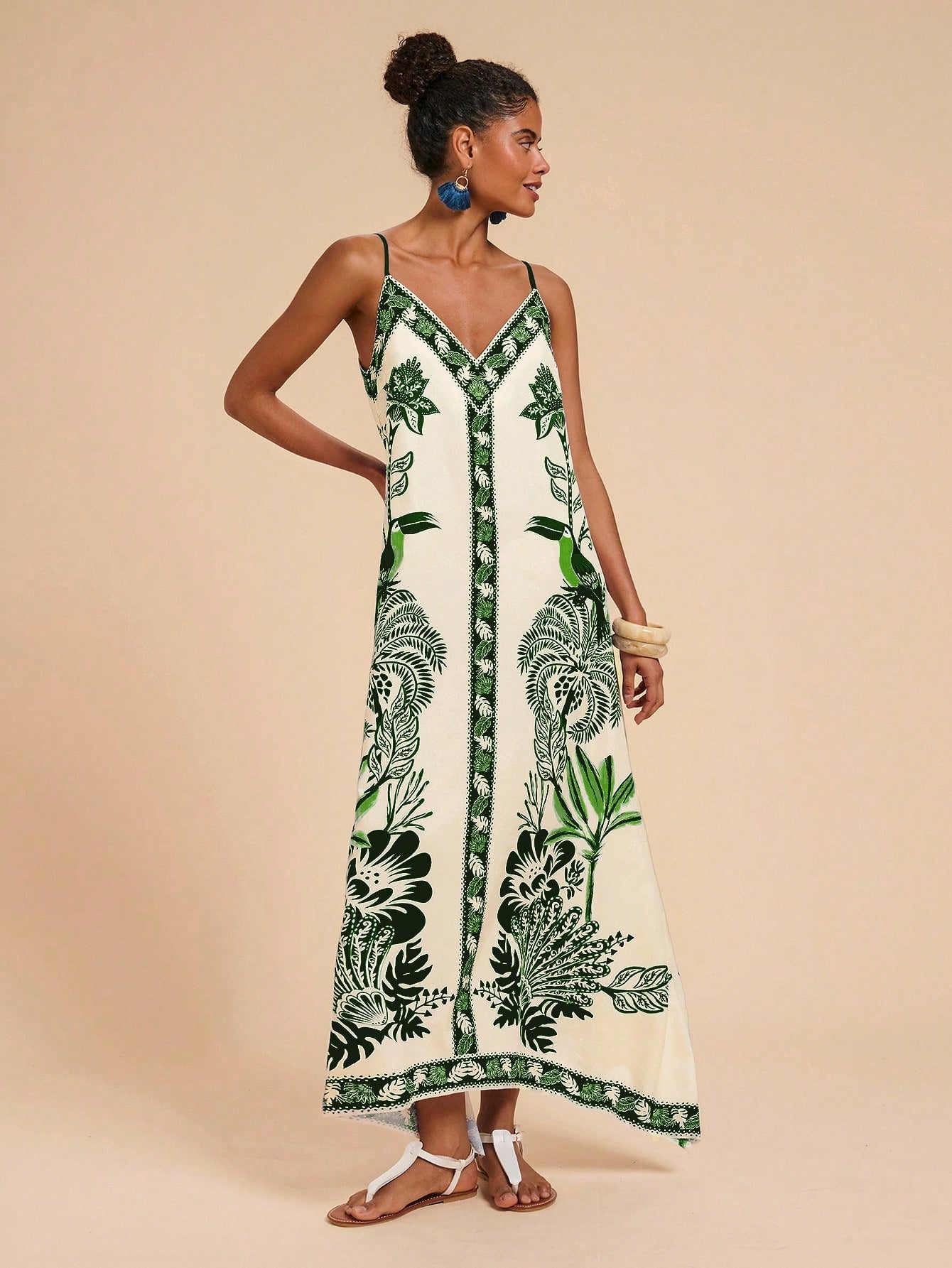 Vestido Longo Estampado Étnico Decote V Alças Finas