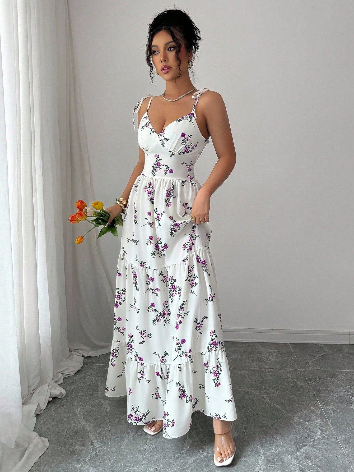 Vestido Longo Estampado Floral Com Alças Finas Ajustáveis