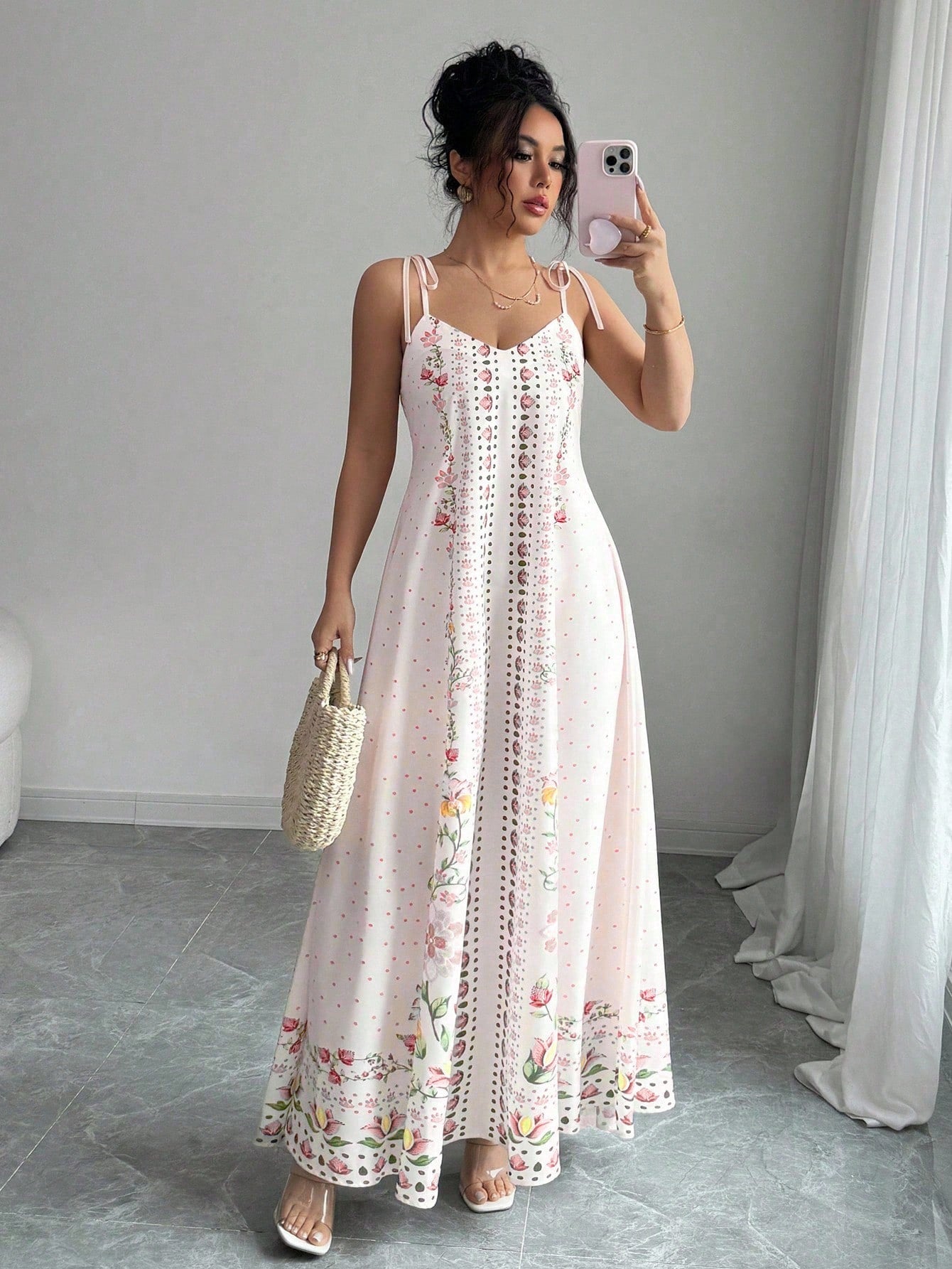 Vestido Longo Estampado com Alças Finas e Barra Decorada
