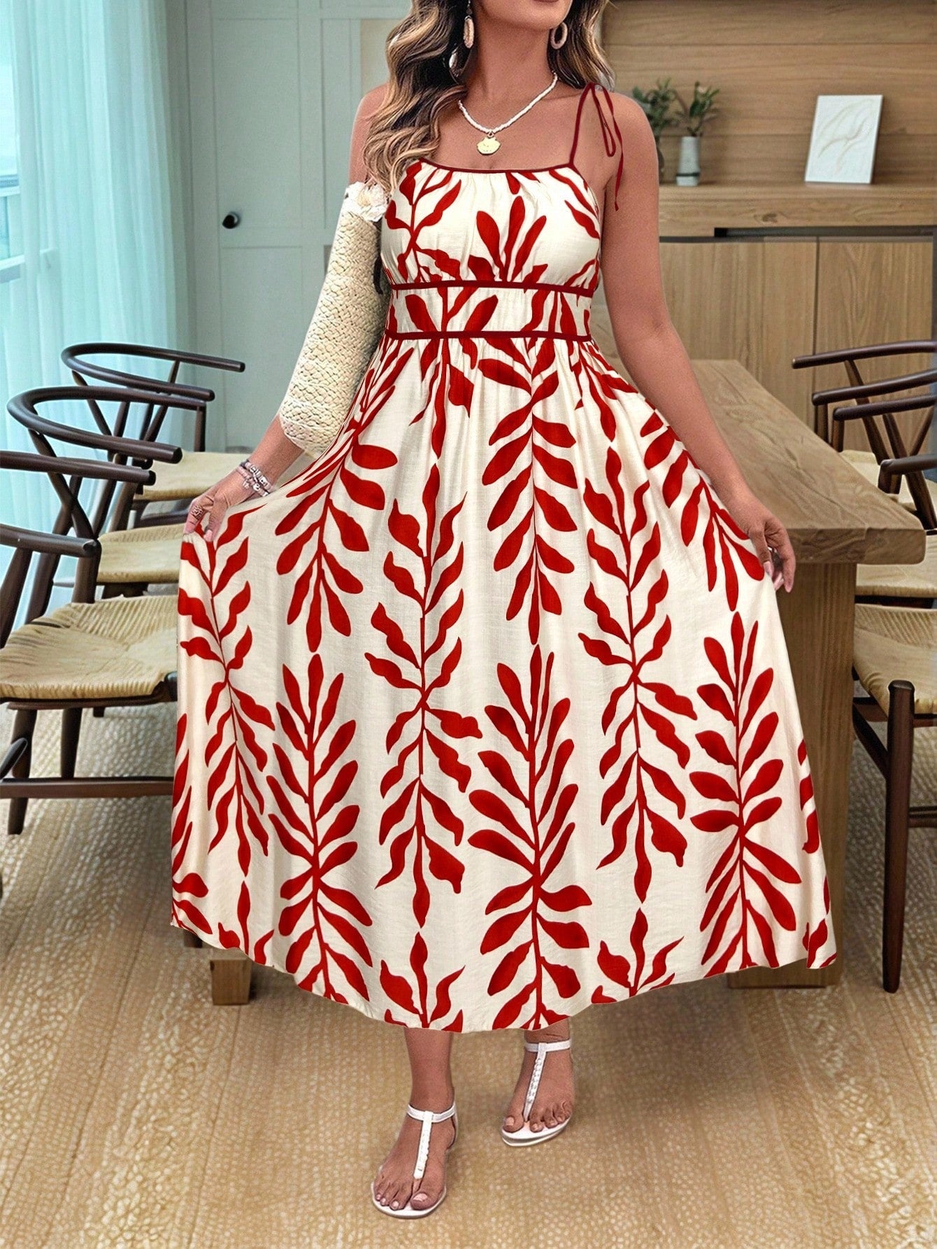 Vestido Longo Estampado com Alças Ajustáveis e Cintura Marcada