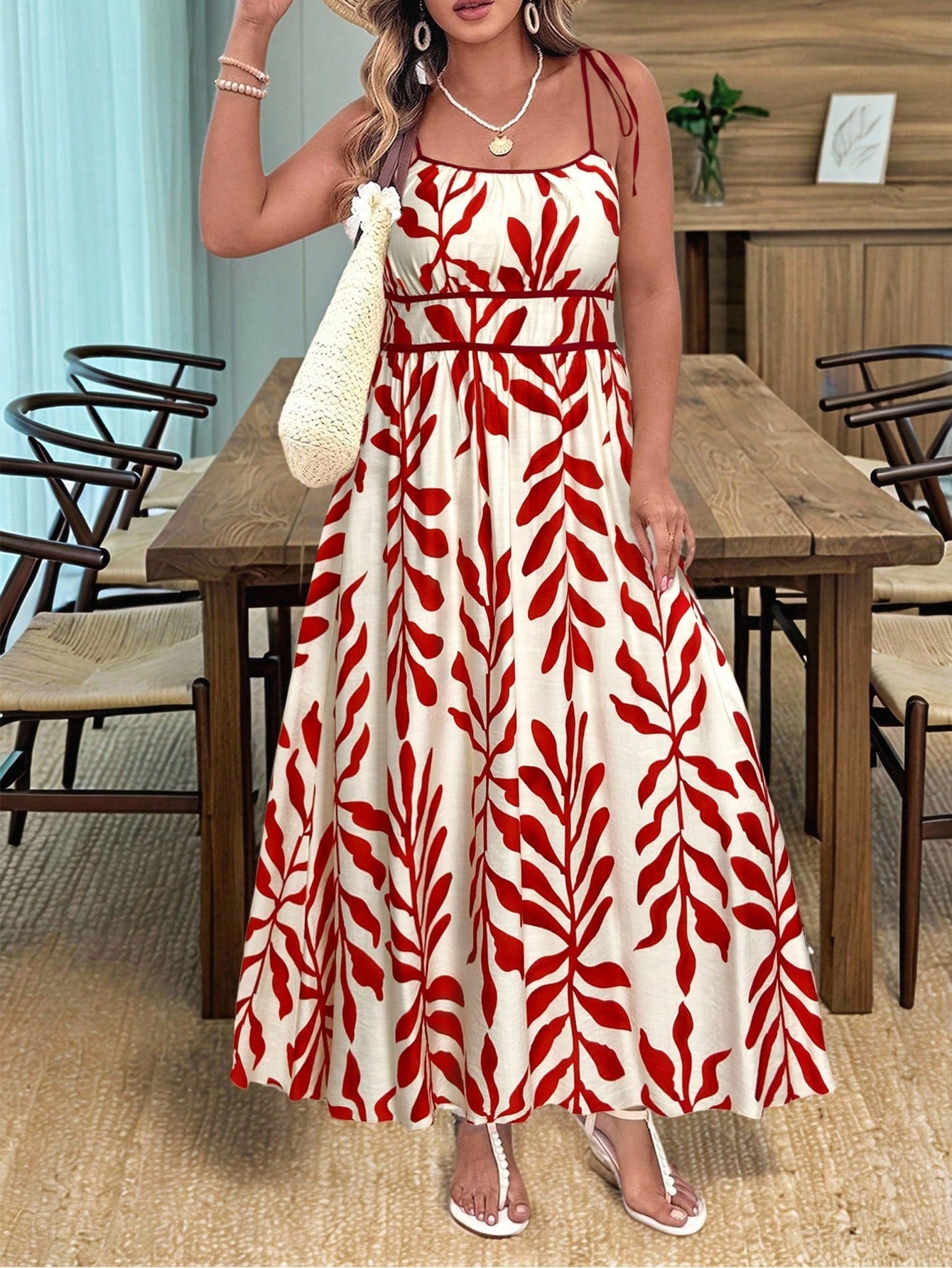 Vestido Longo Estampado com Alças Ajustáveis e Cintura Marcada