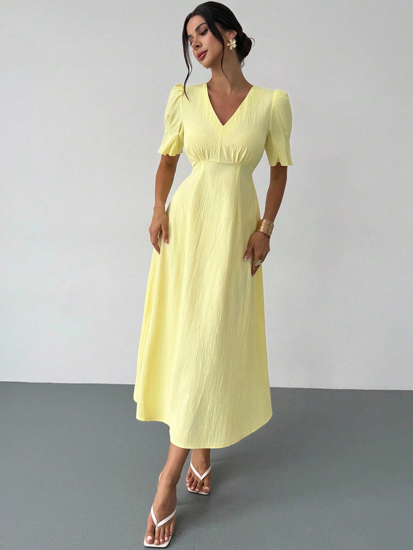Vestido Longo Evasê Decote V Manga Curta Bufante