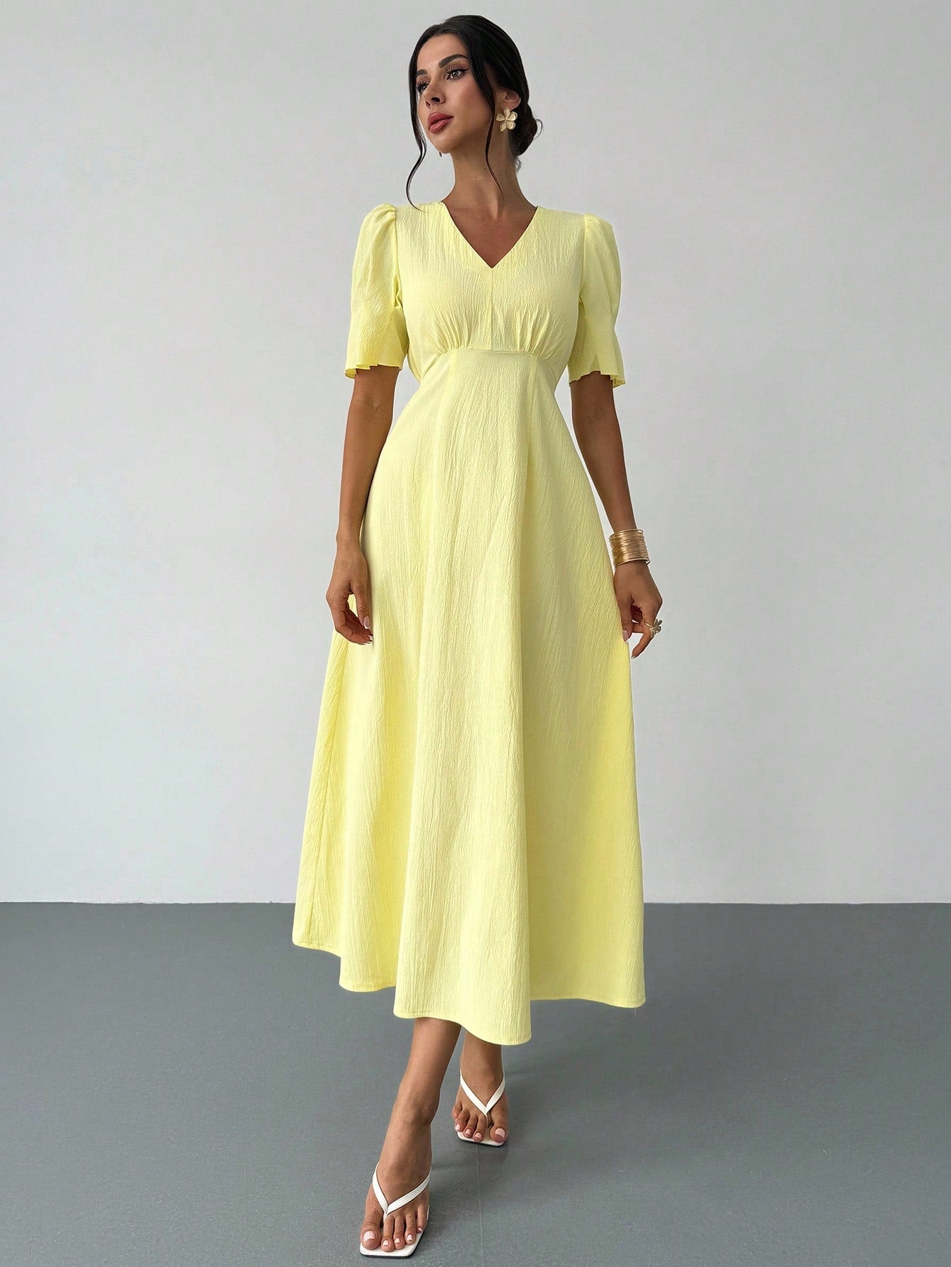 Vestido Longo Evasê Decote V Manga Curta Bufante