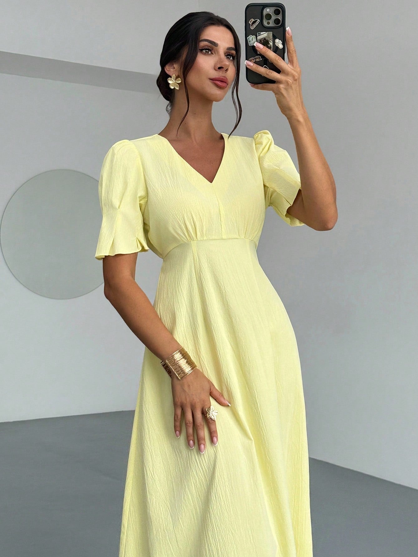 Vestido Longo Evasê Decote V Manga Curta Bufante