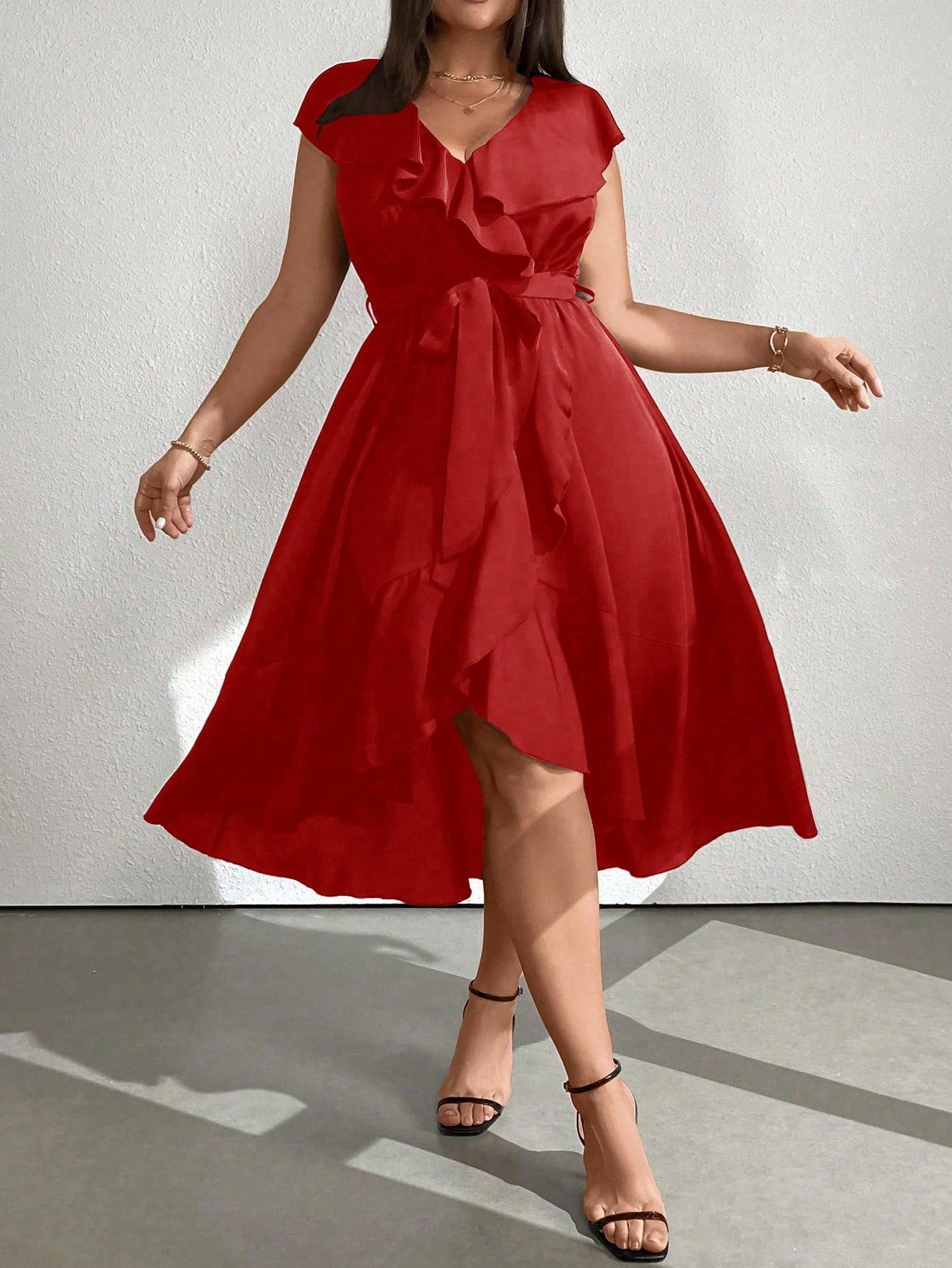 Vestido Midi Envelope Assimétrico Com Faixa