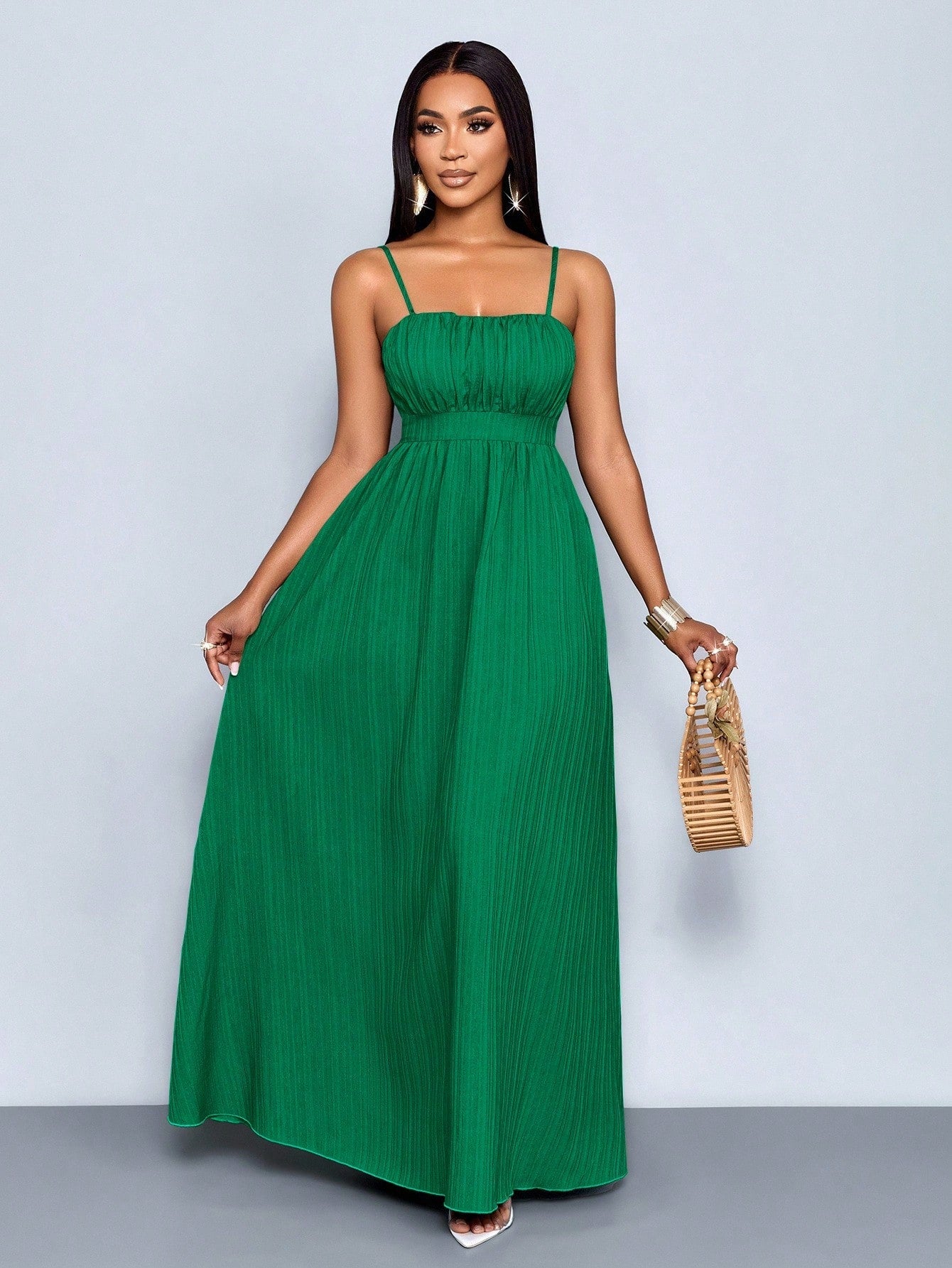 Vestido Longo Verde Com Alças Finas E Cintura Franzida