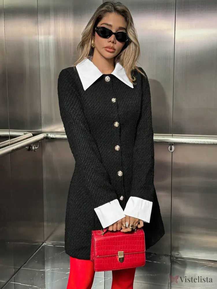 Vestido Blazer Curto Bicolor Com Gola E Punhos Contrastantes Vestido Blazer Curto Bicolor Com Gola E Punhos