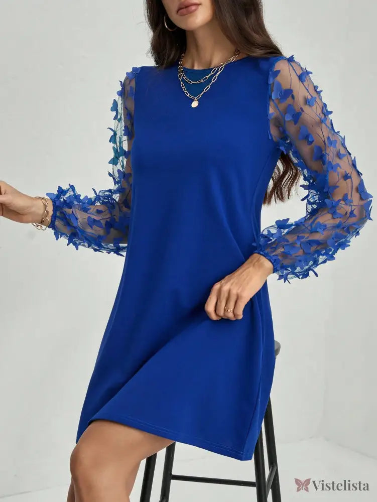 Vestido Curto Azul Com Mangas Transparentes Bordadas Vestido Curto Azul Com Mangas Transparentes Bordadas