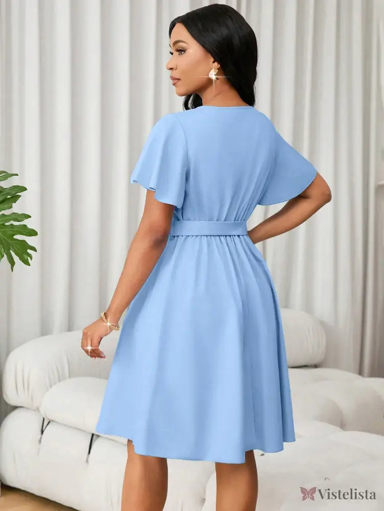 Vestido Curto Evasê Decote V Com Cinto E Manga Flare Vestido Curto Evasê Decote V Com Cinto E Manga Flare