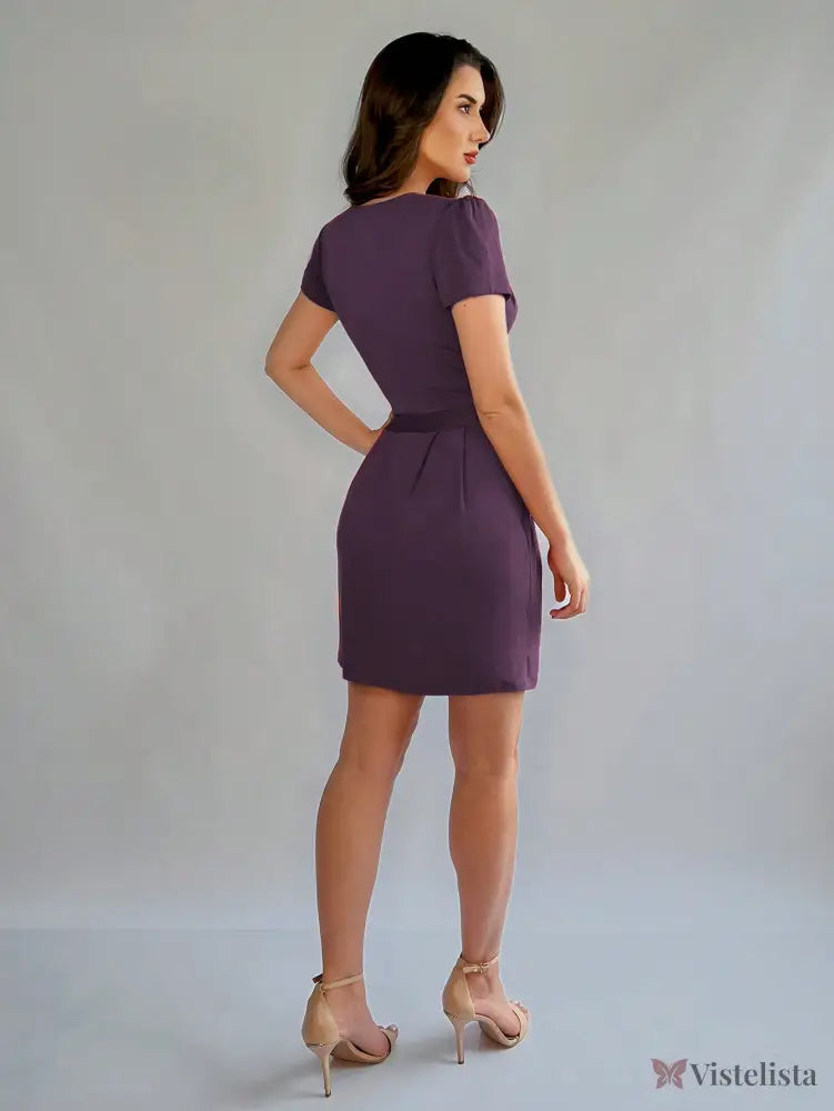 Vestido Curto Evasê Decote V Transpassado Elegante Vestido Curto Evasê Decote V Transpassado Elegante